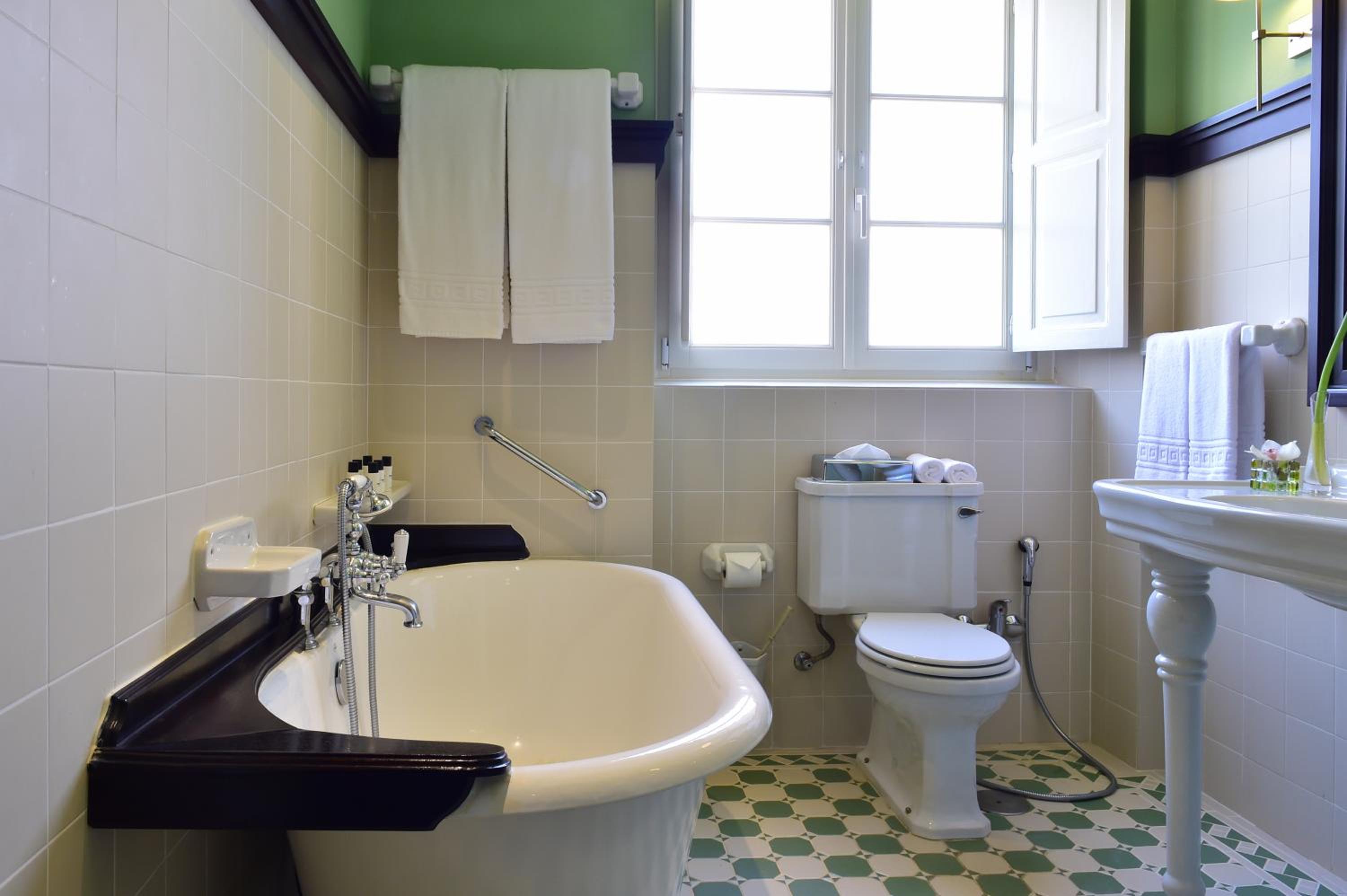 Double or Twin Room - Photo 4