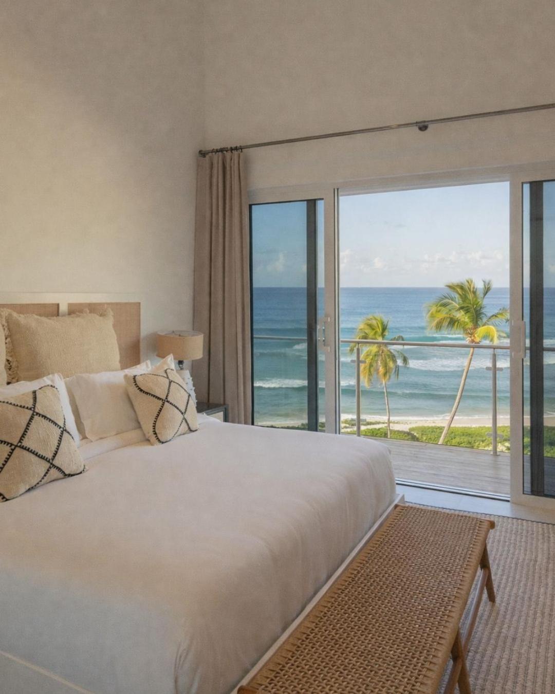 Oceanfront Presidential Suite photo 2