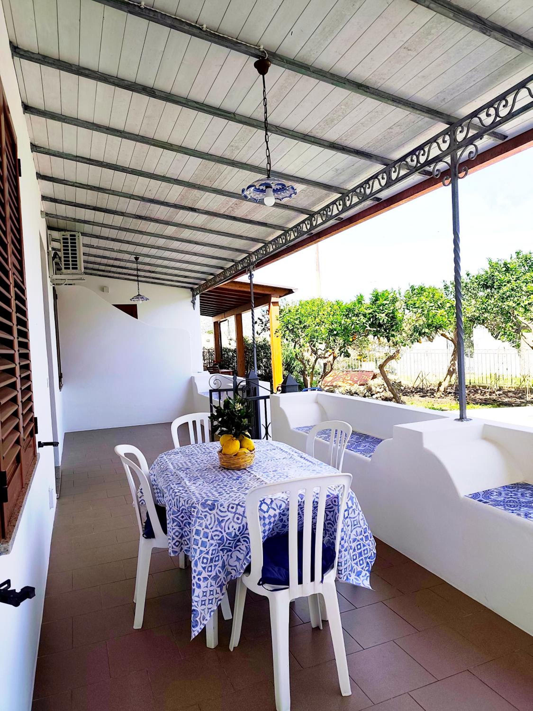One-Bedroom Apartment with Sea View and Terrace photo 2