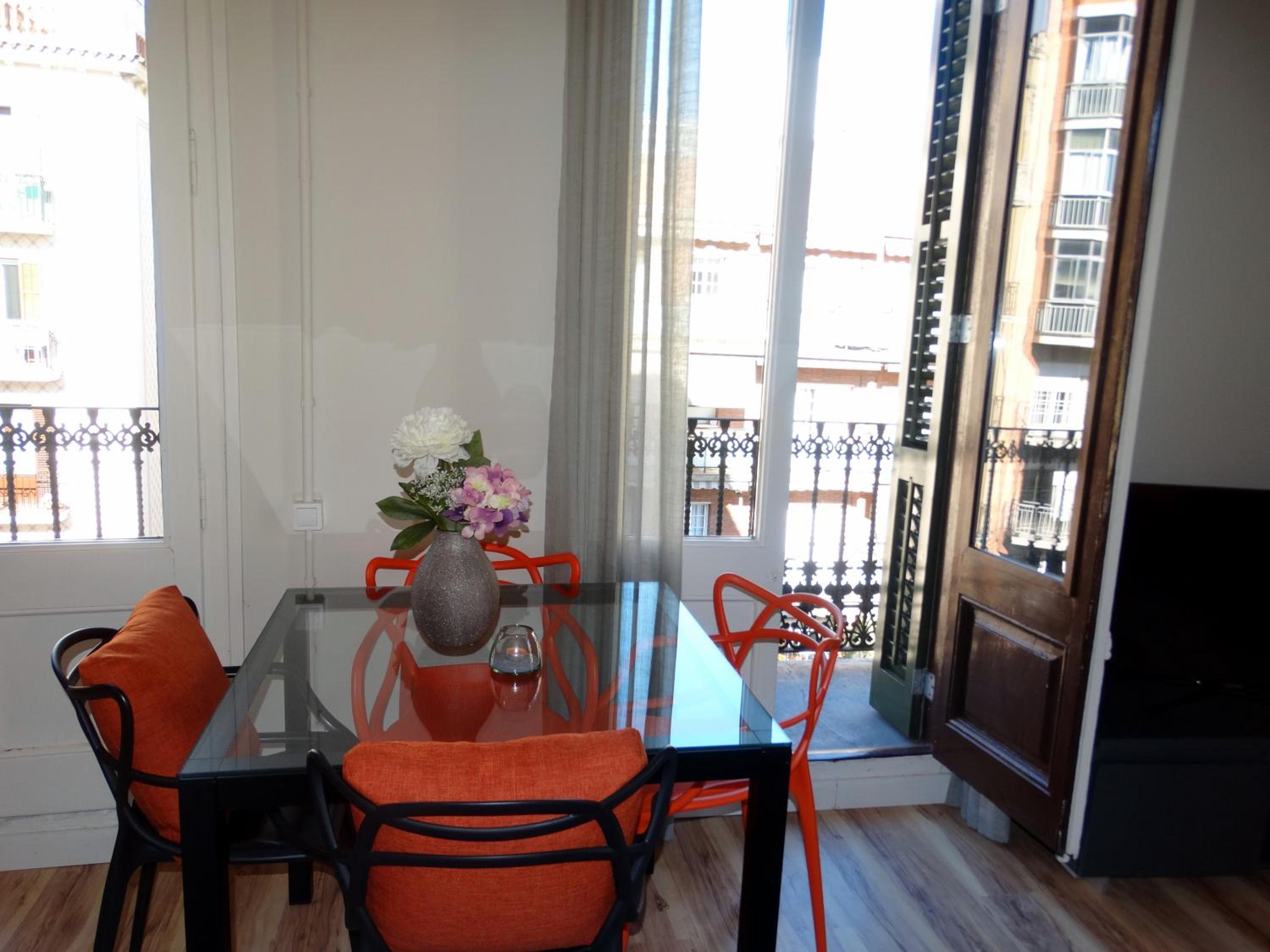 Apartment photo 2