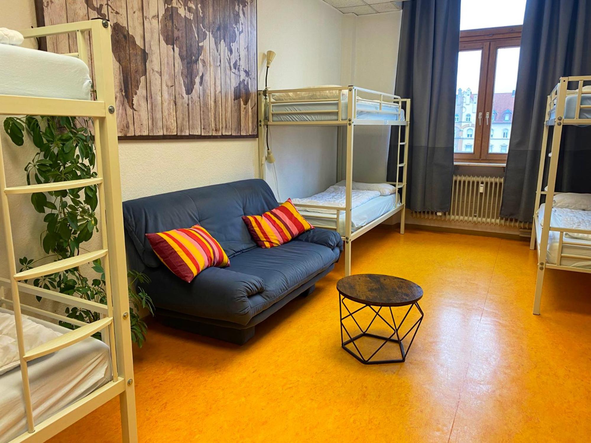 Bed in 6-Bed Mixed Dormitory Room photo 1