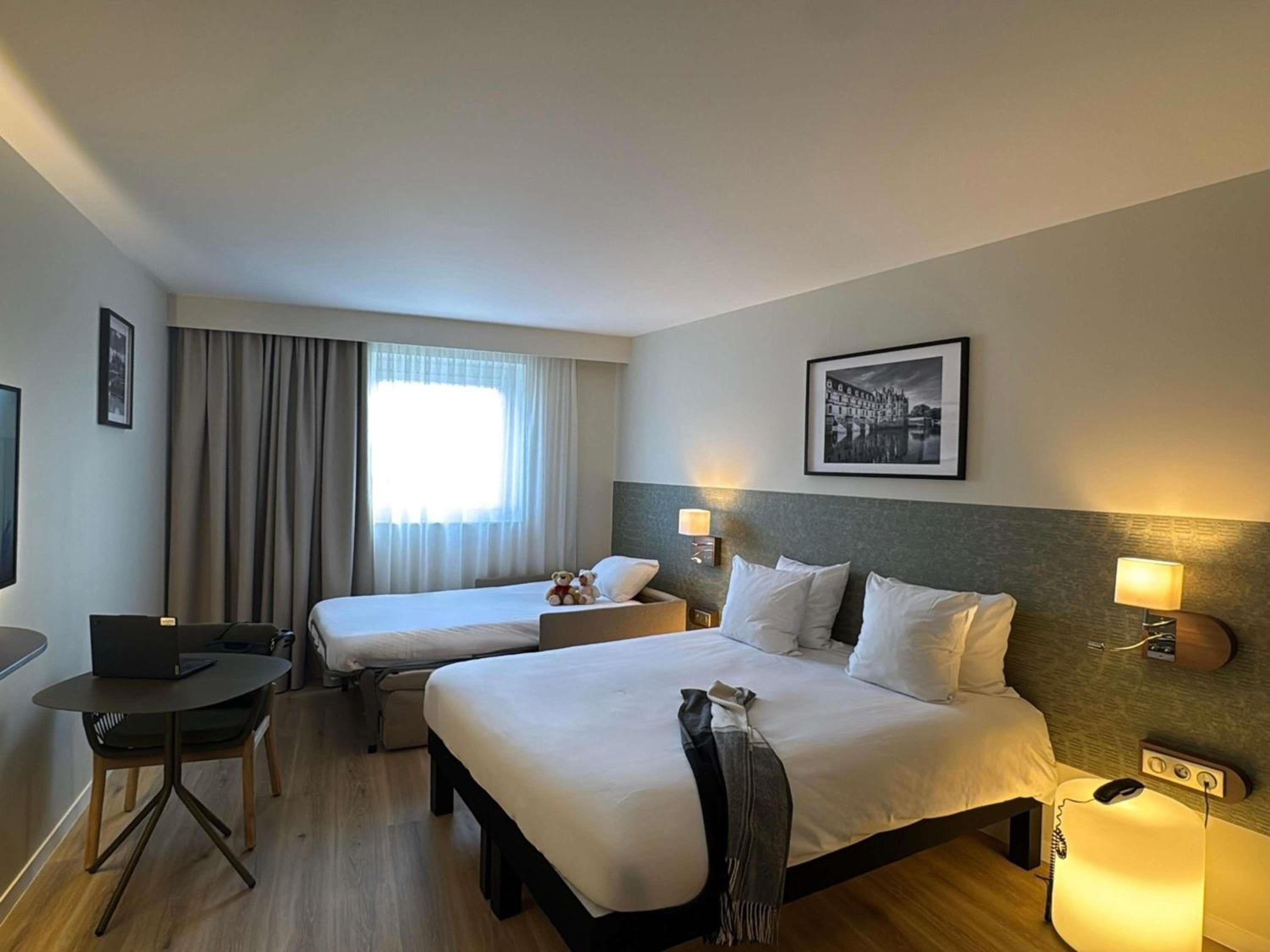 Superior Room with Three Single Beds