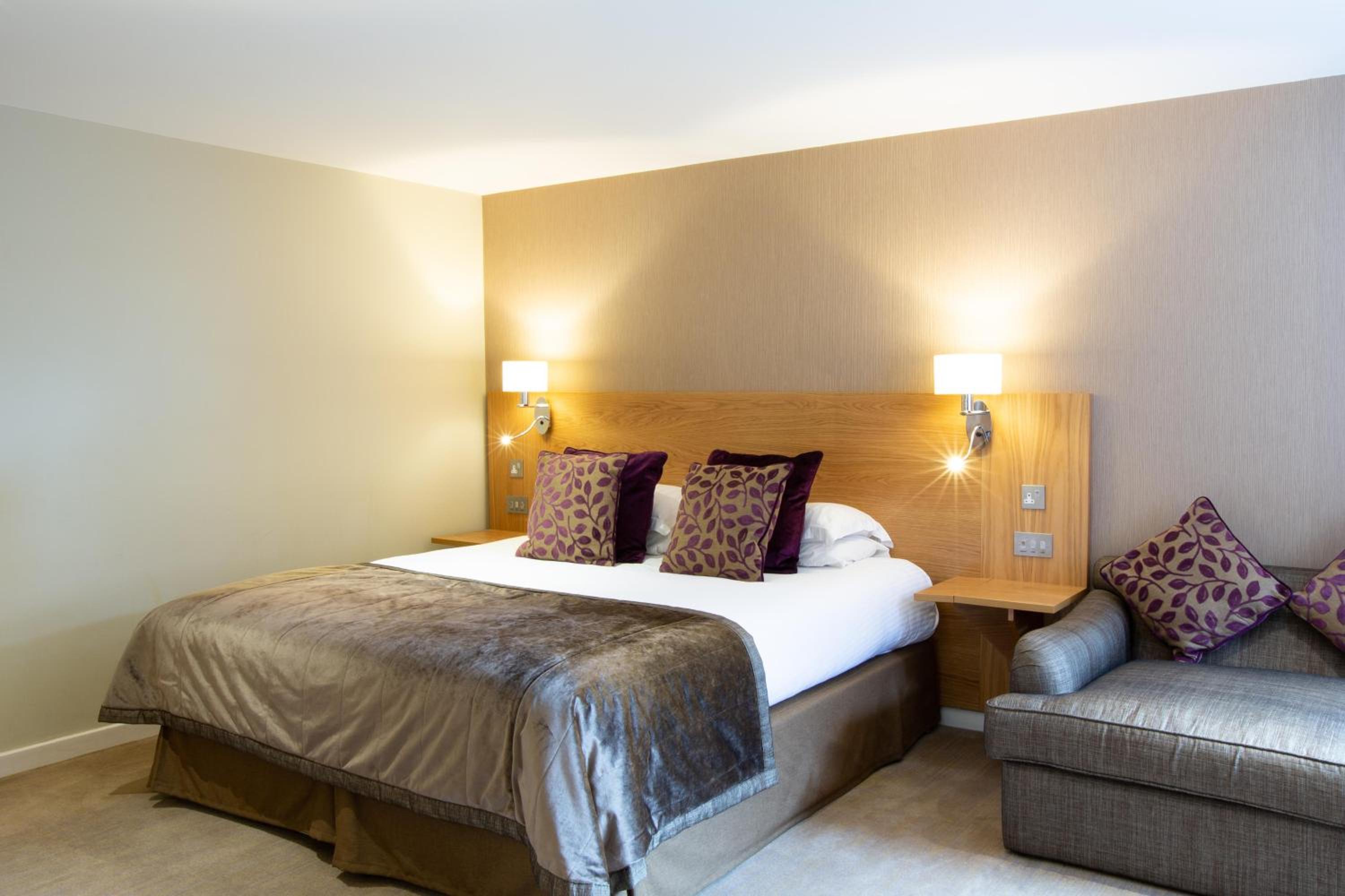 Classic Twin Room with Sofa Bed - Non-Smoking - Photo 2