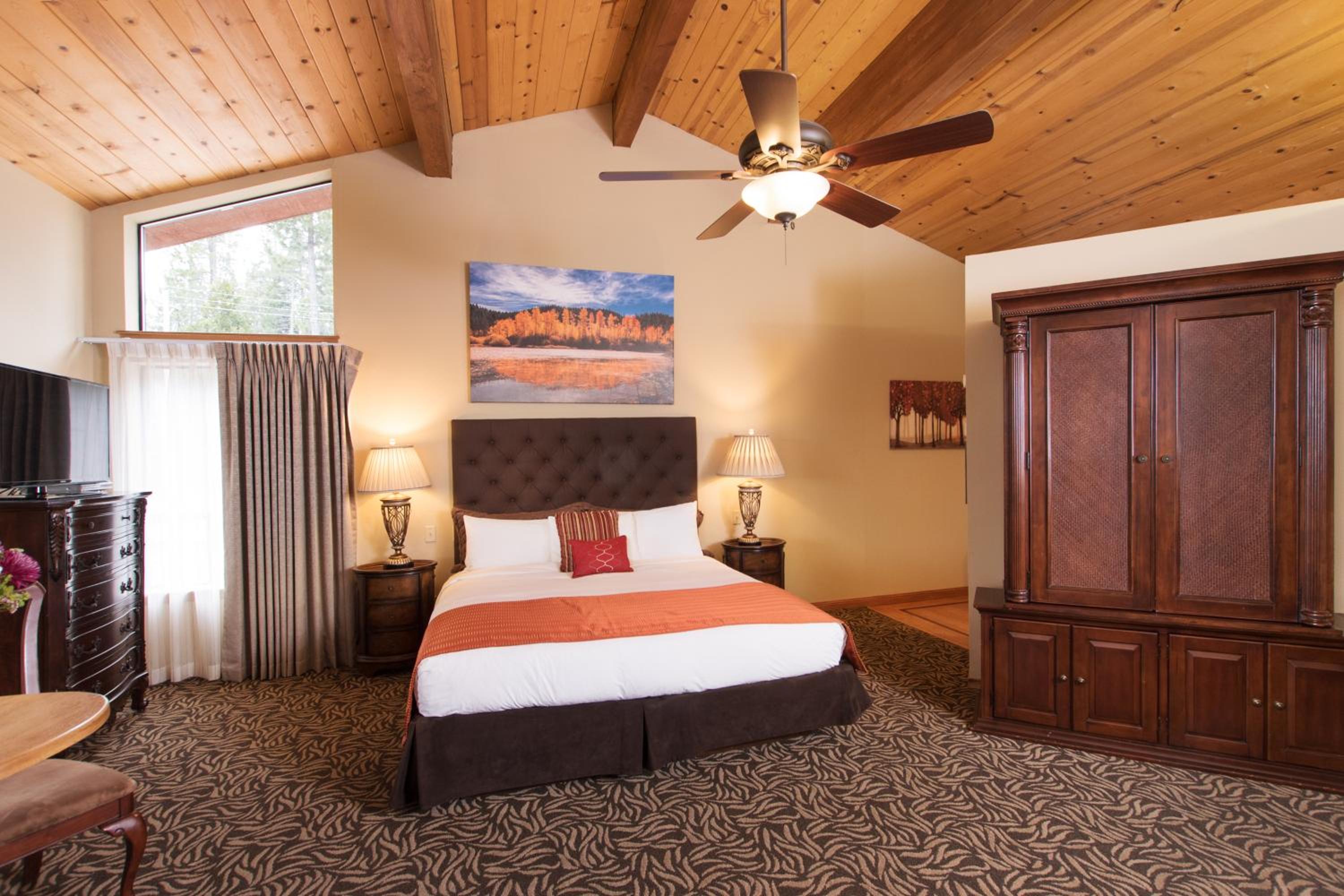 King Suite With Kitchen - Lake View photo 2