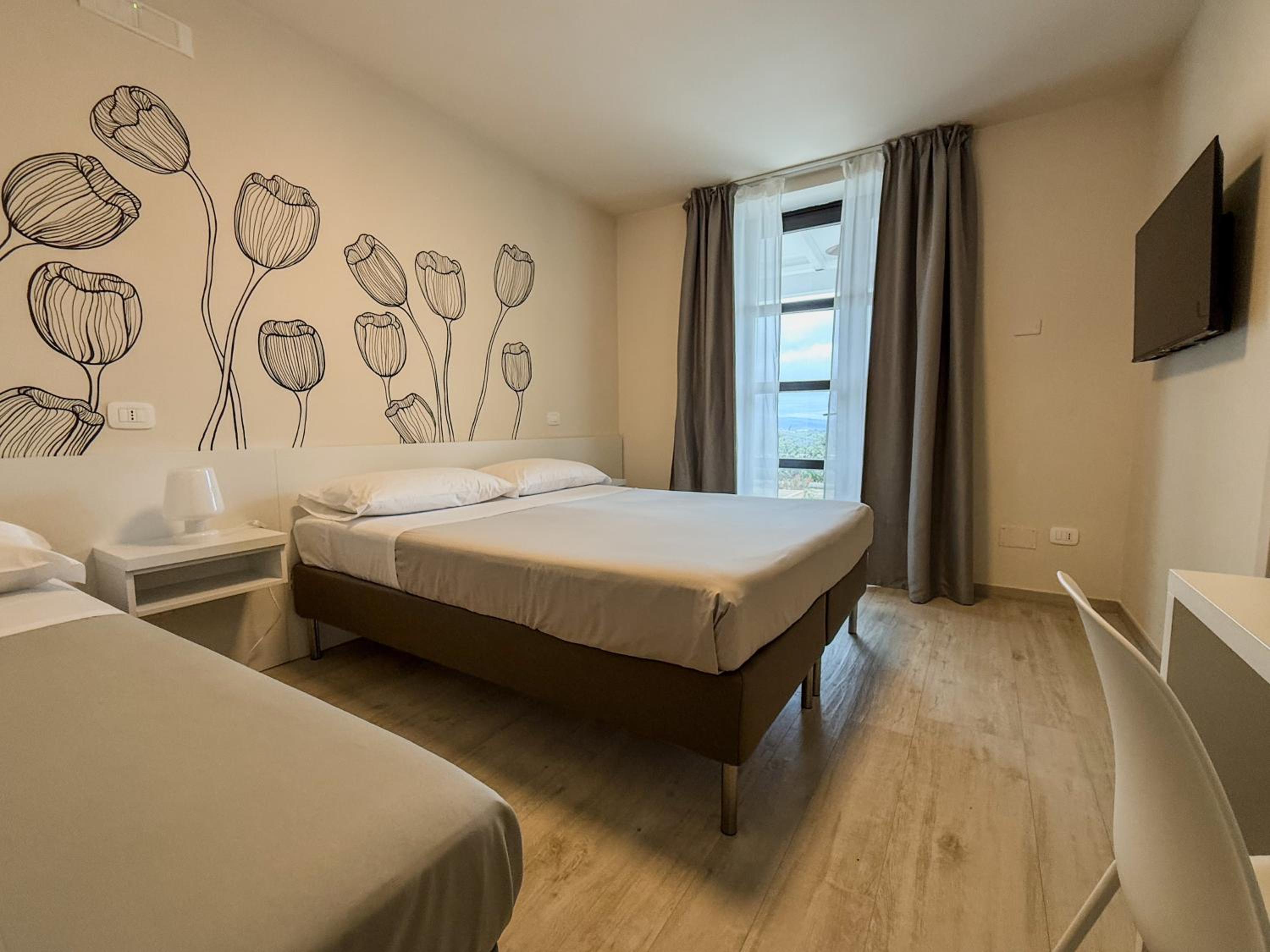Deluxe Triple Room photo 2
