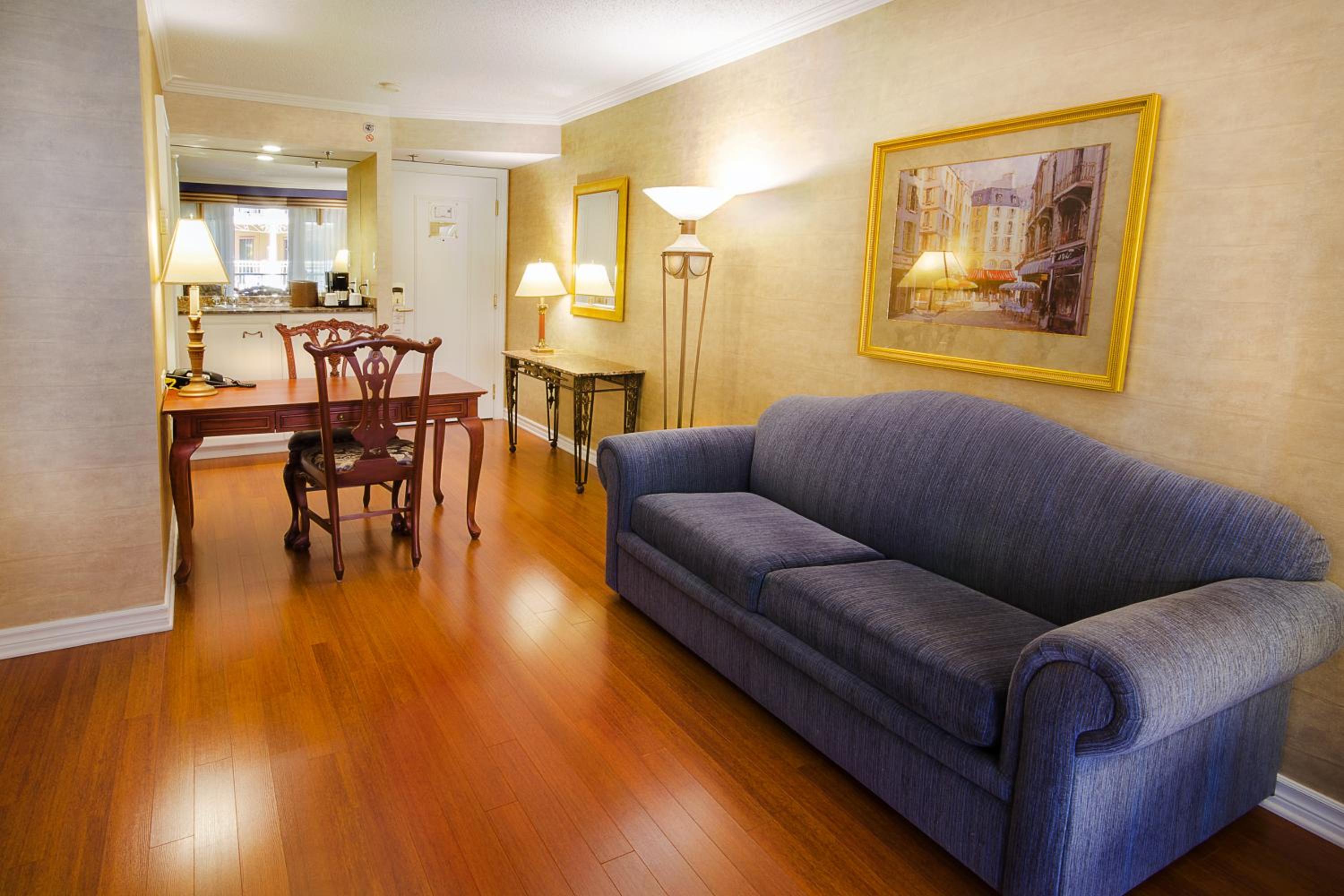 Interior Garden Balcony Suite, 1 King Bed wih Sofa-Bed photo 3