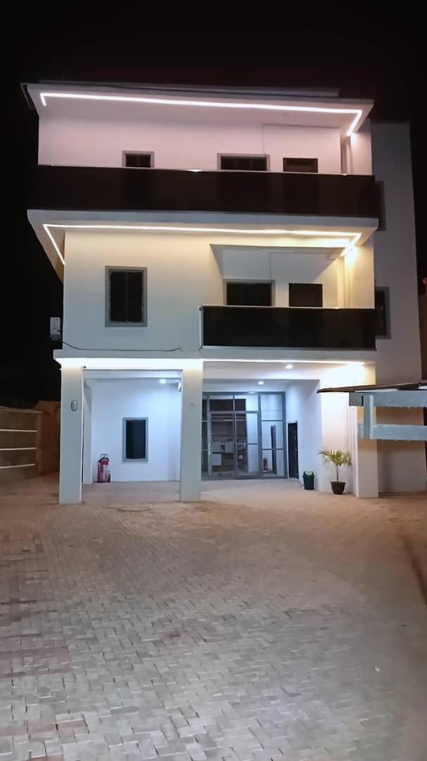 One-Bedroom Apartment with Balcony photo 3