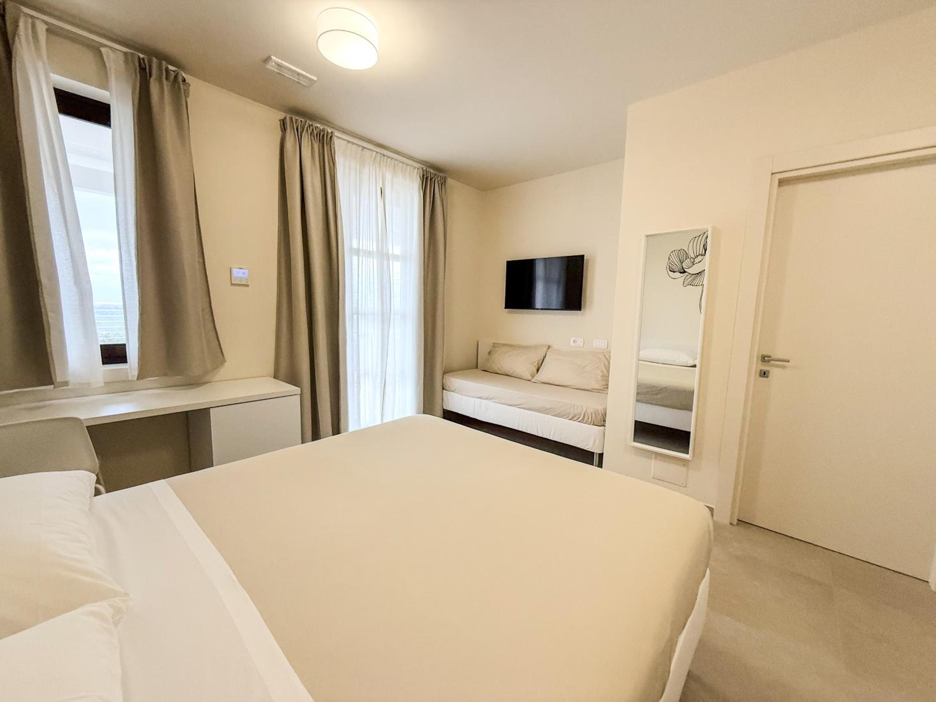 Deluxe Quadruple Room photo 3