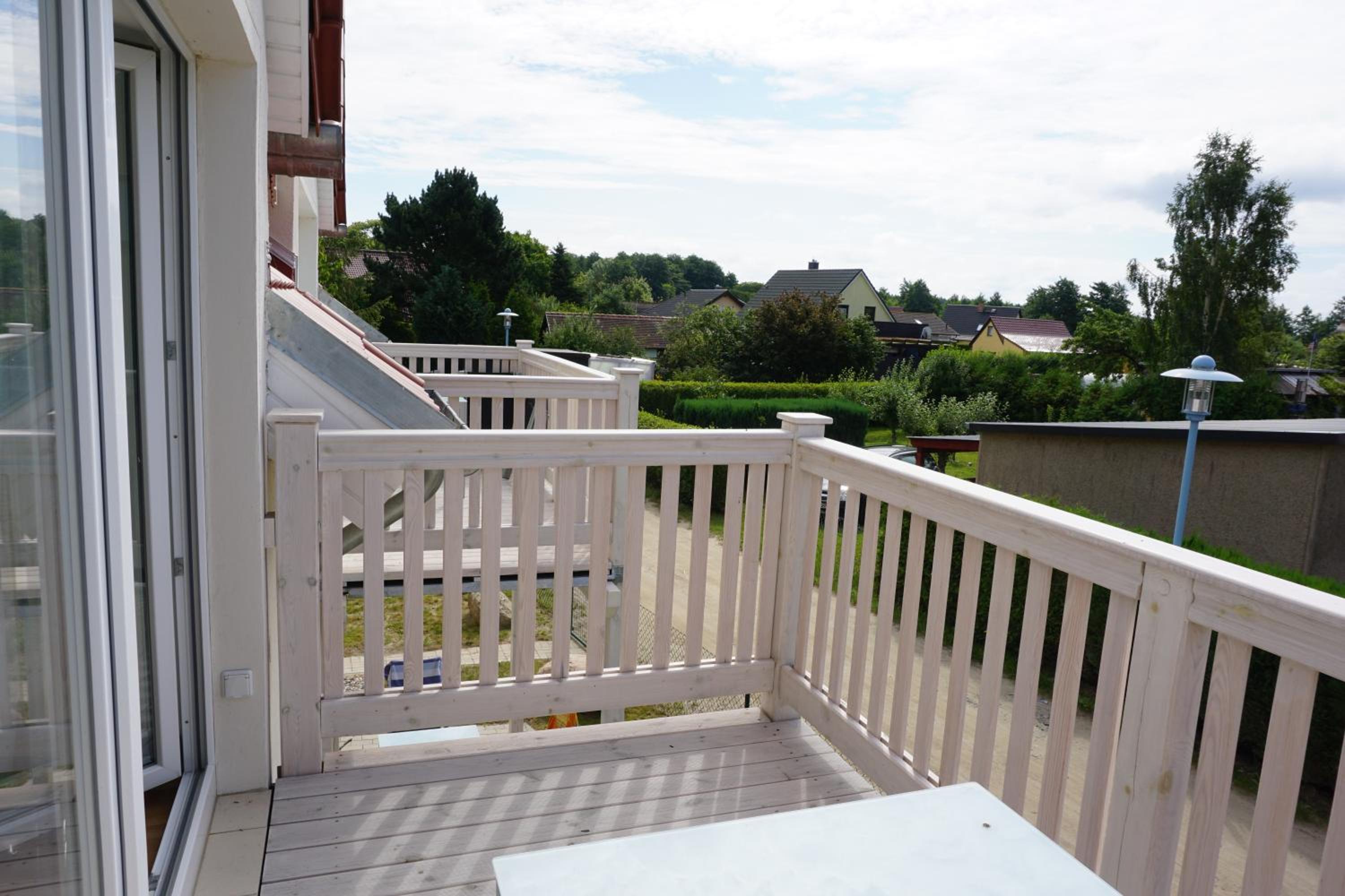 Apartment with Balcony No. 5 - Small Sleeping Room photo 2