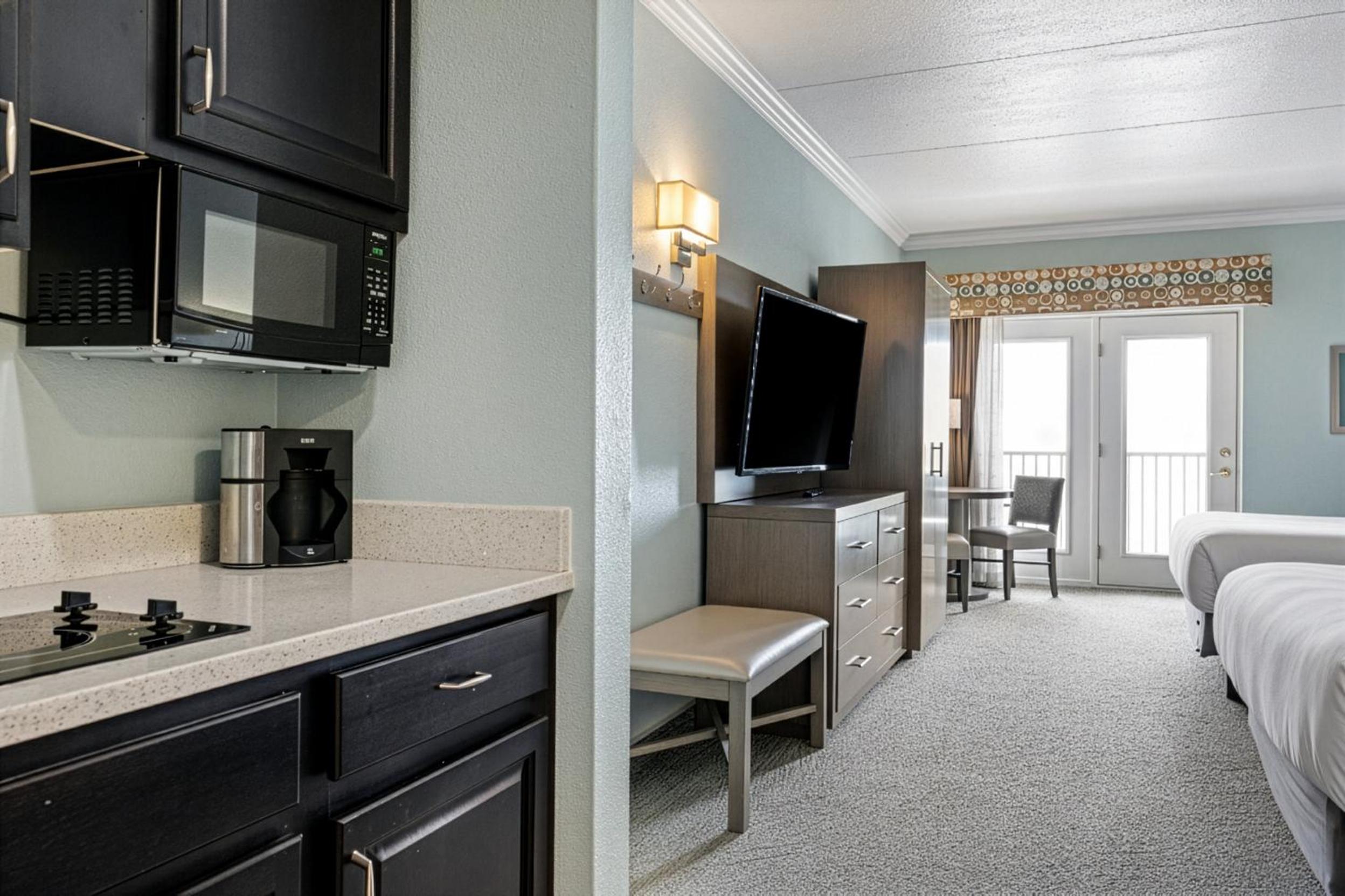 Bayview Two Queen with Kitchenette photo 2