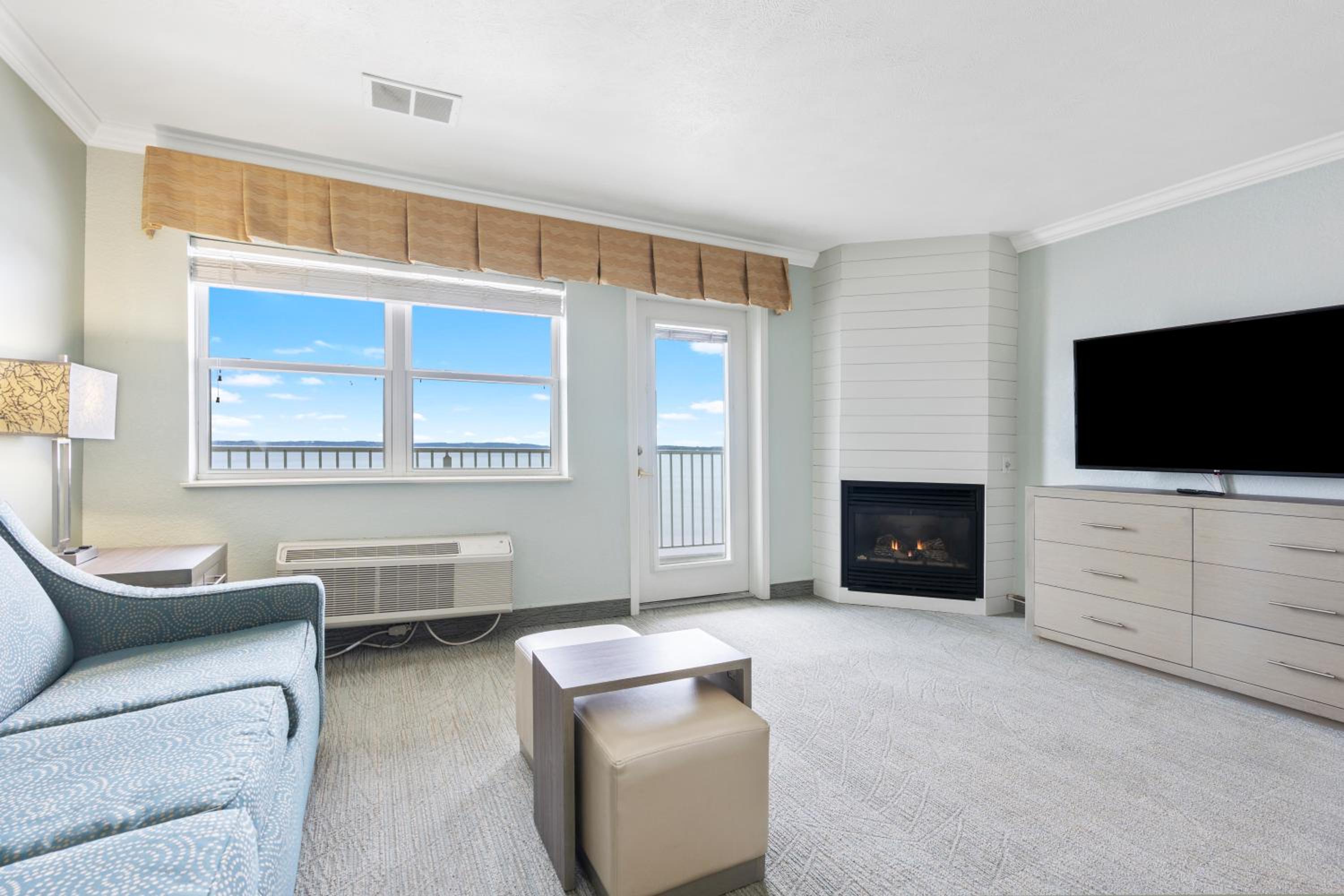 Superior King Suite - Photo 3