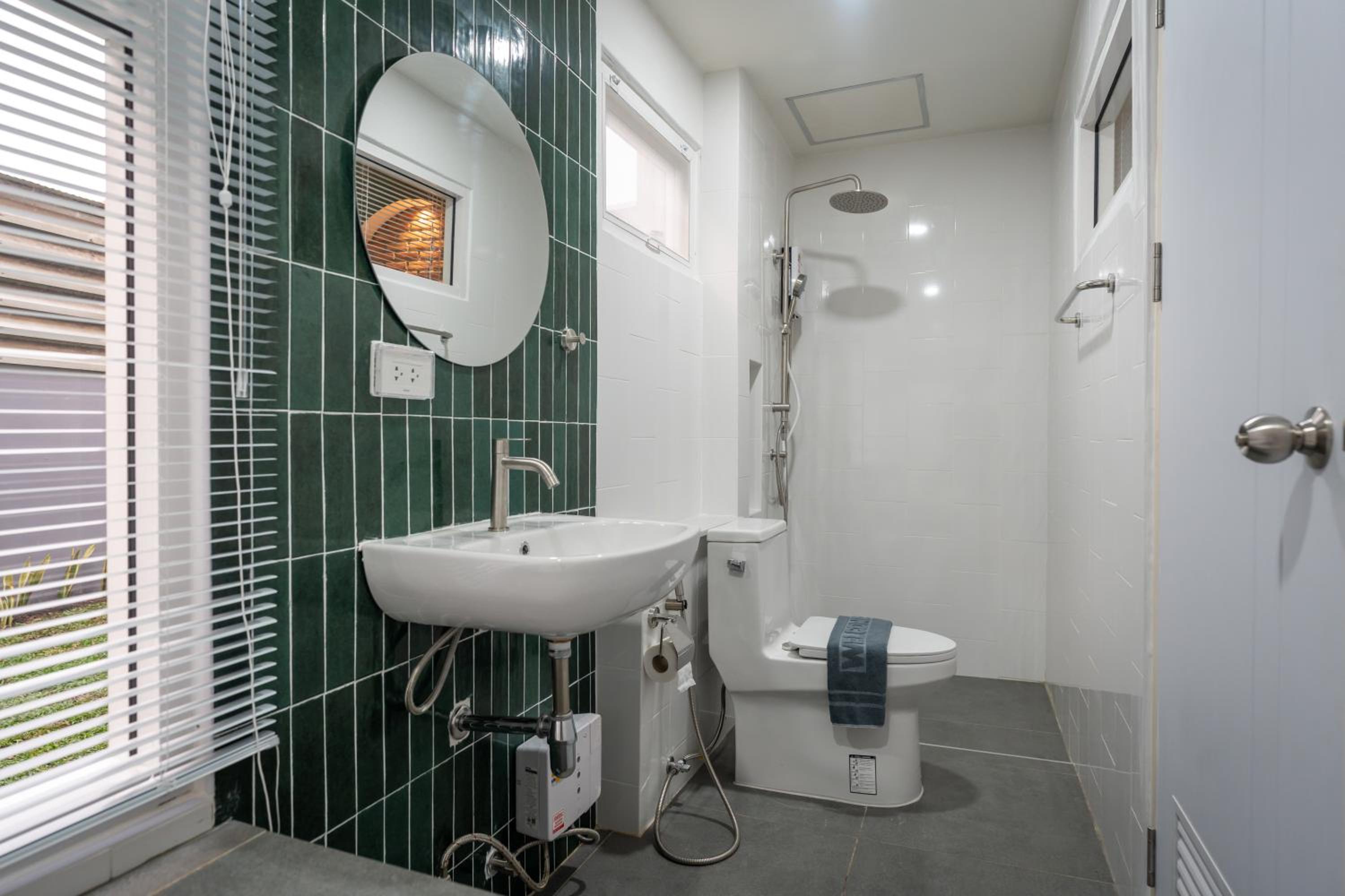 King Suite with Balcony photo 3
