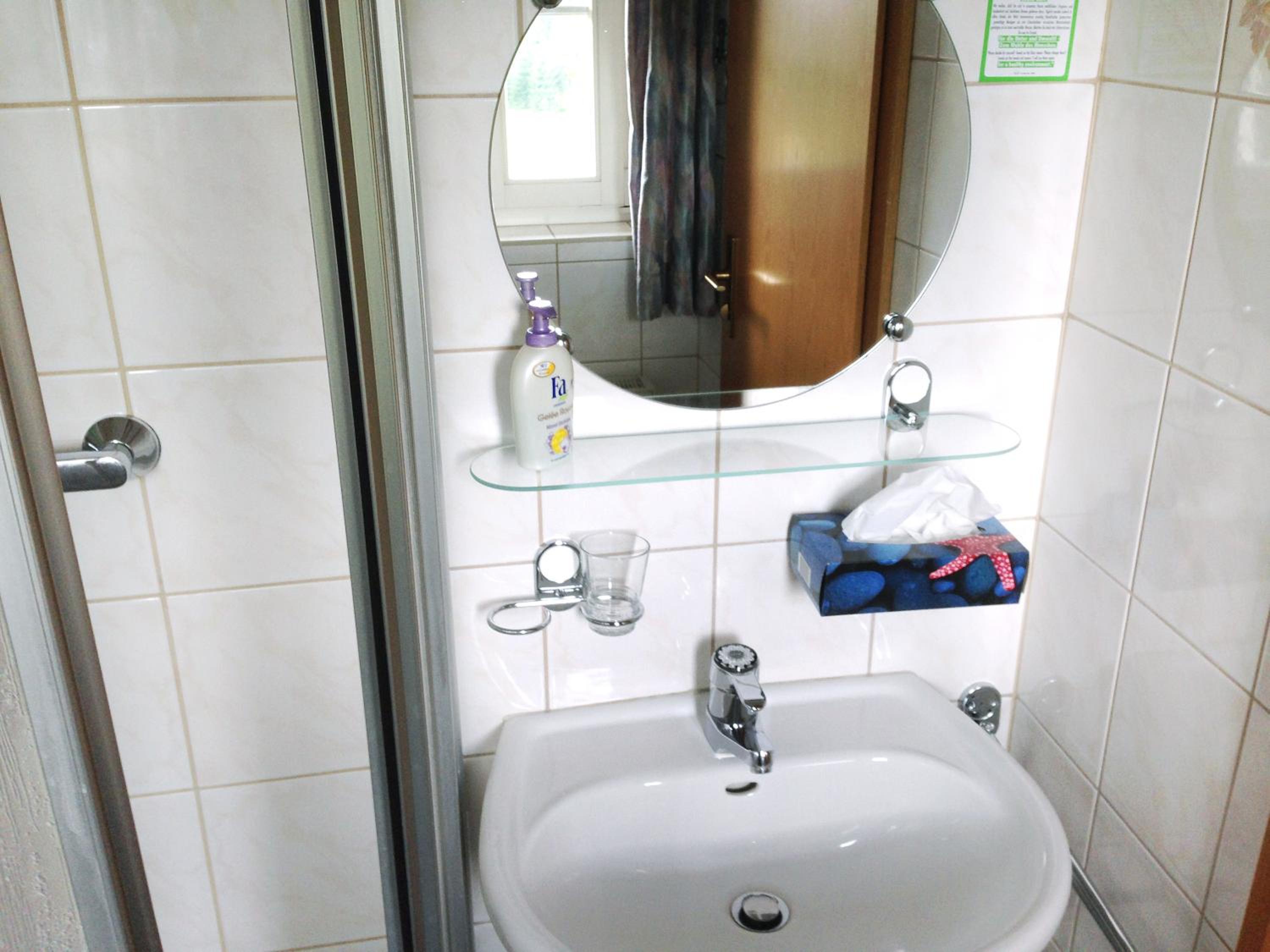 Single Room photo 3