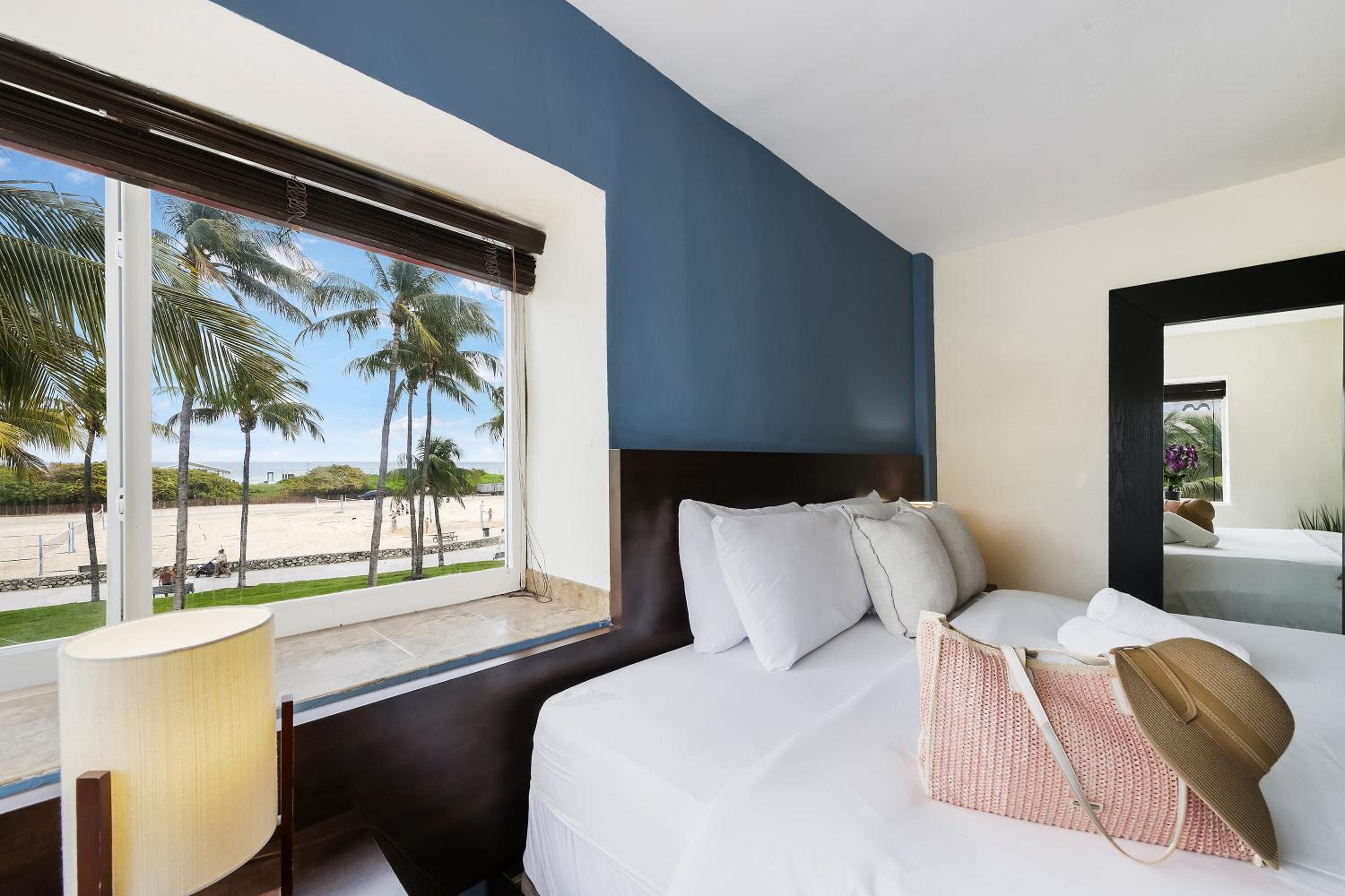 Deluxe King with Ocean View (Self Check-in)