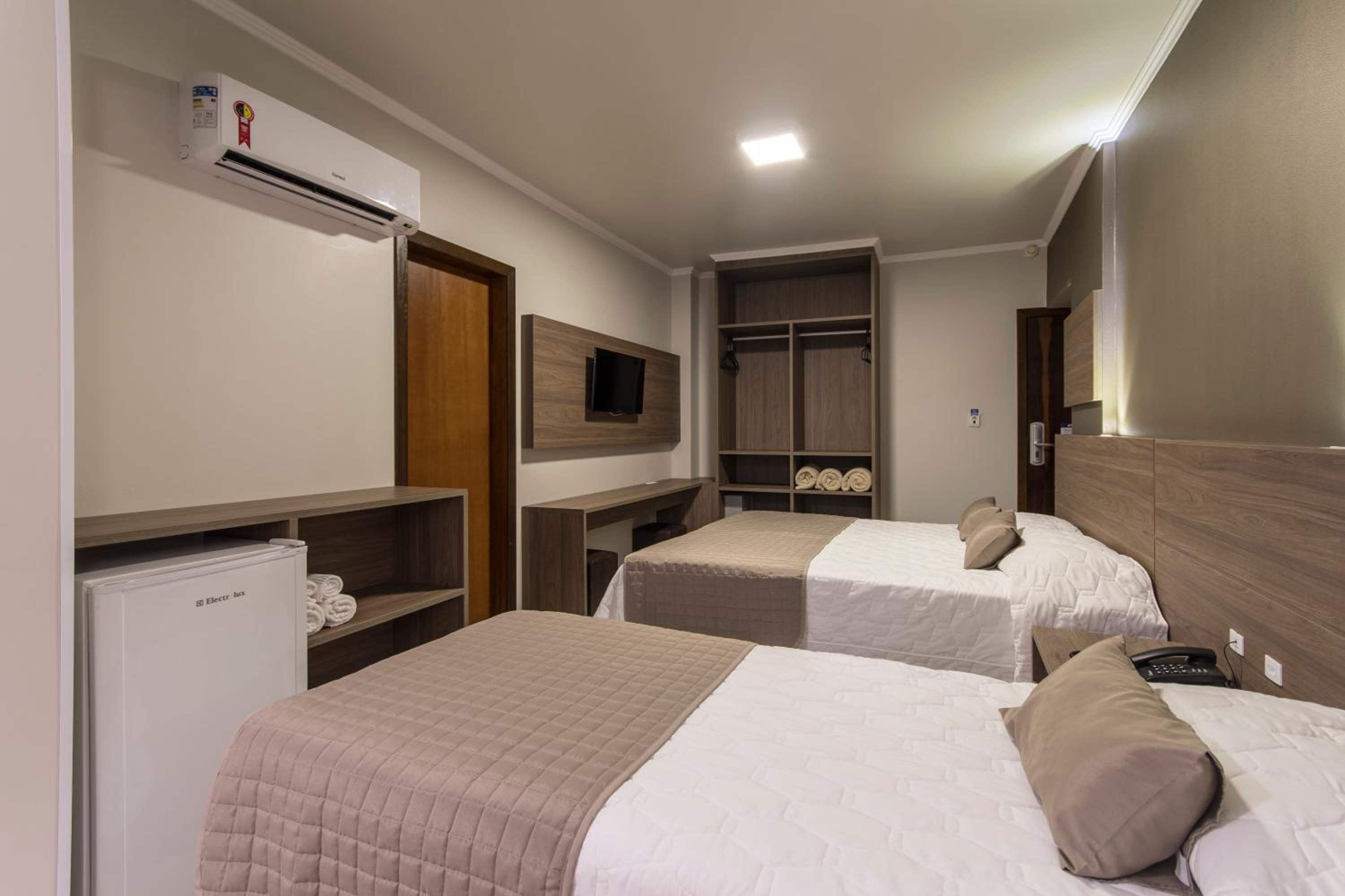 Superior Quadruple Room photo 2