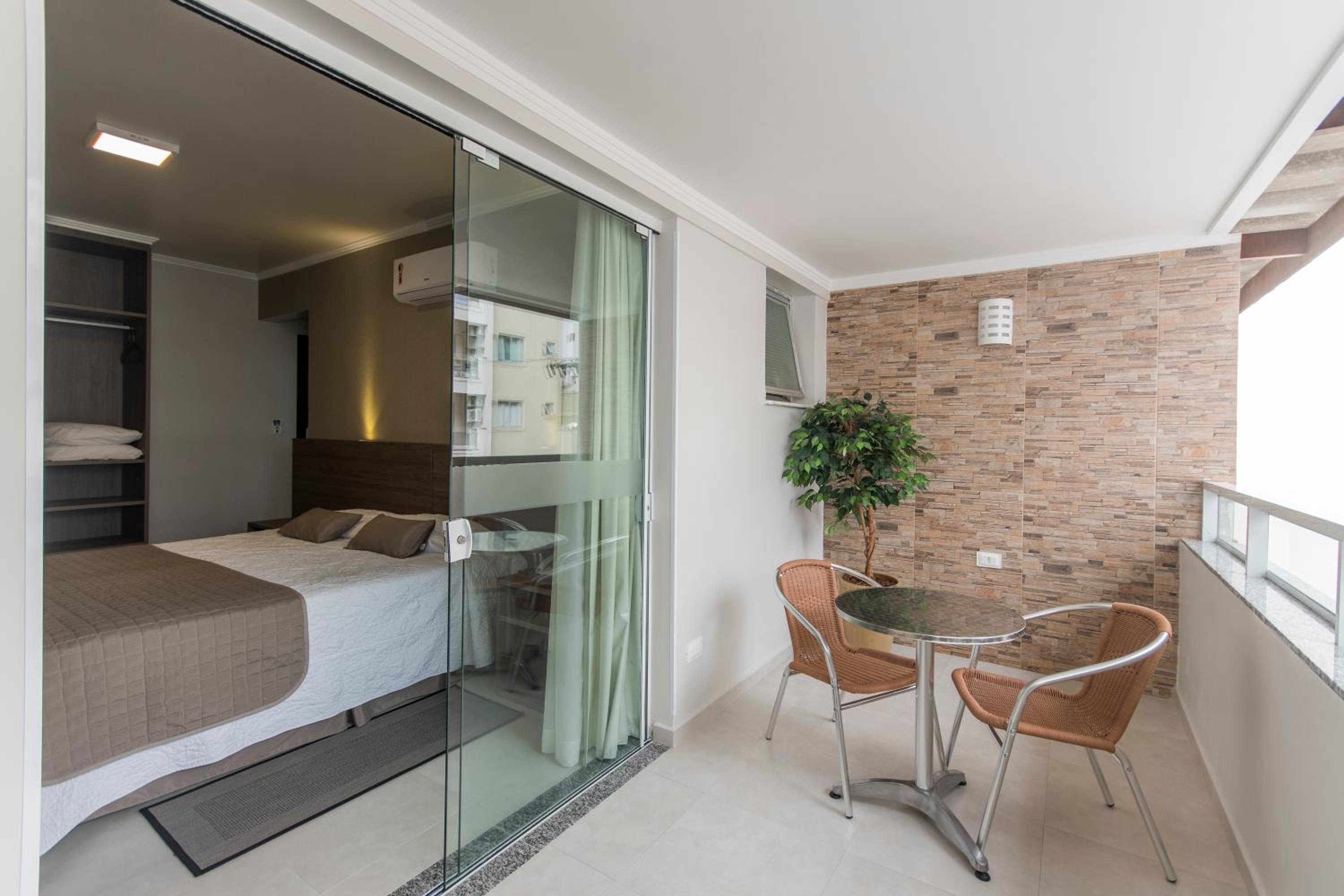 Deluxe Double or Twin Room with Balcony photo 2