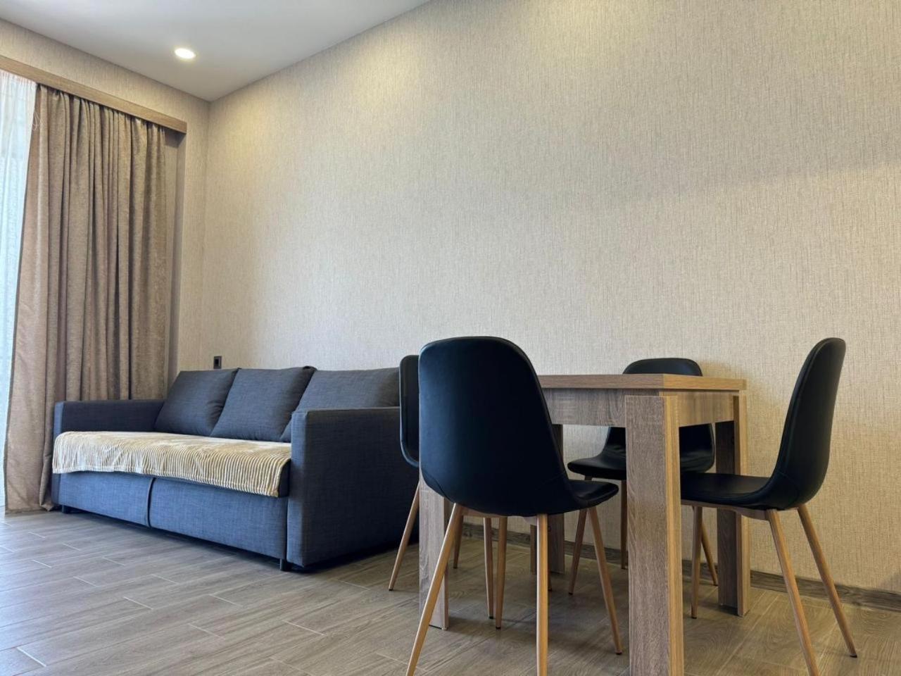 Family Two-Bedroom Apartment with View photo 2