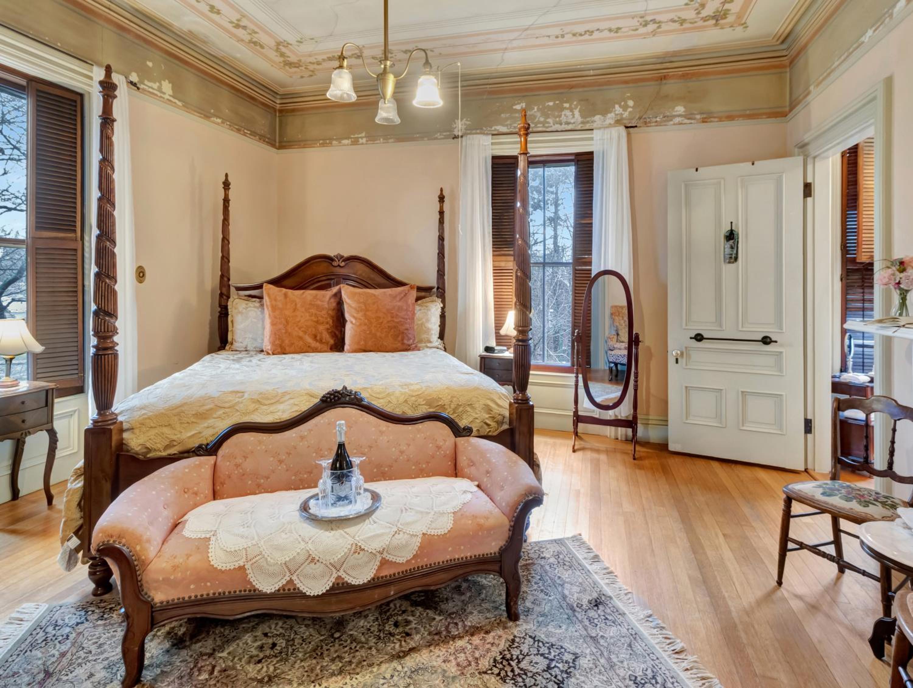 Standard King Room