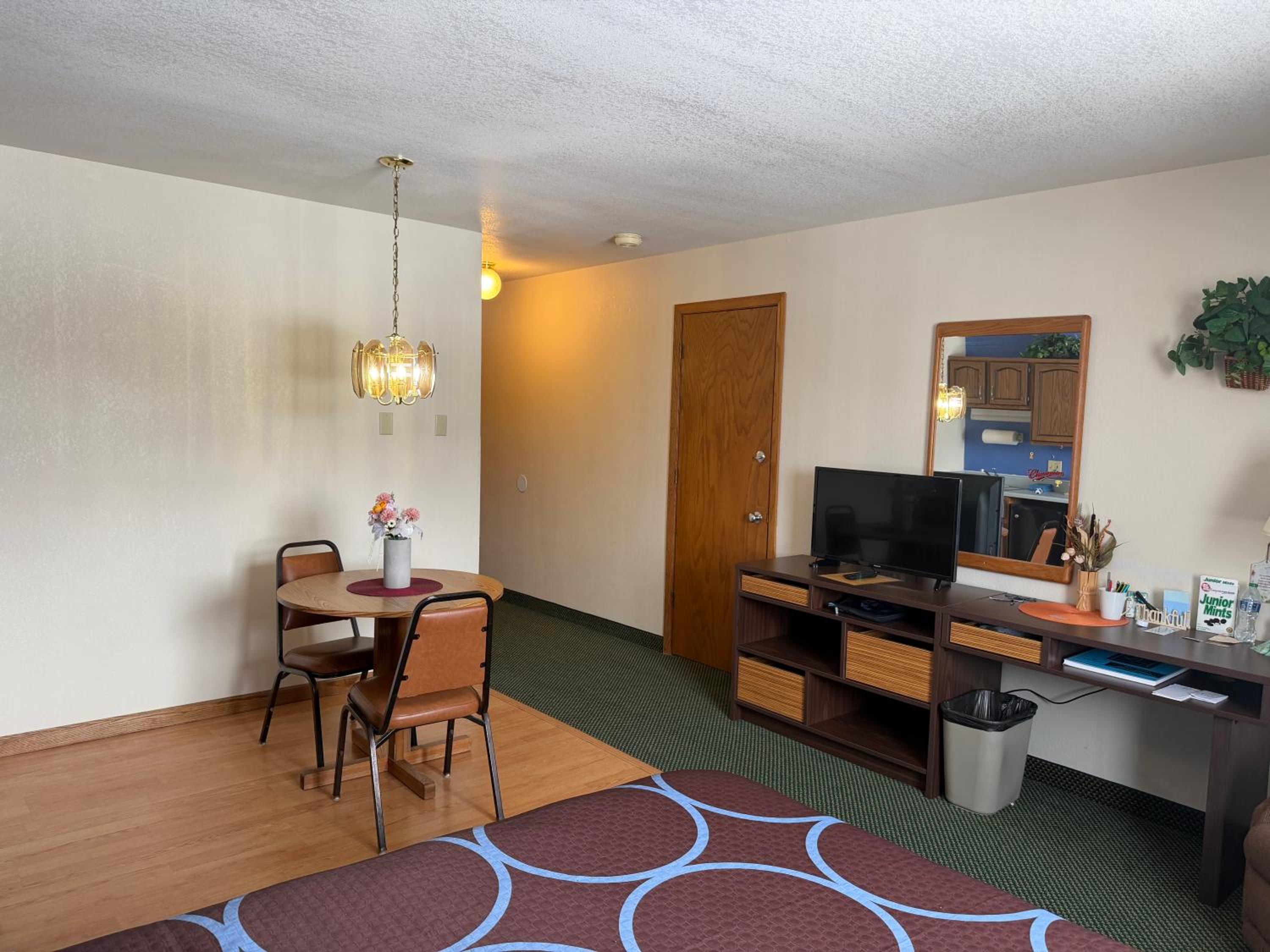 Studio Apartment, 1 Queen Bed - Photo 4