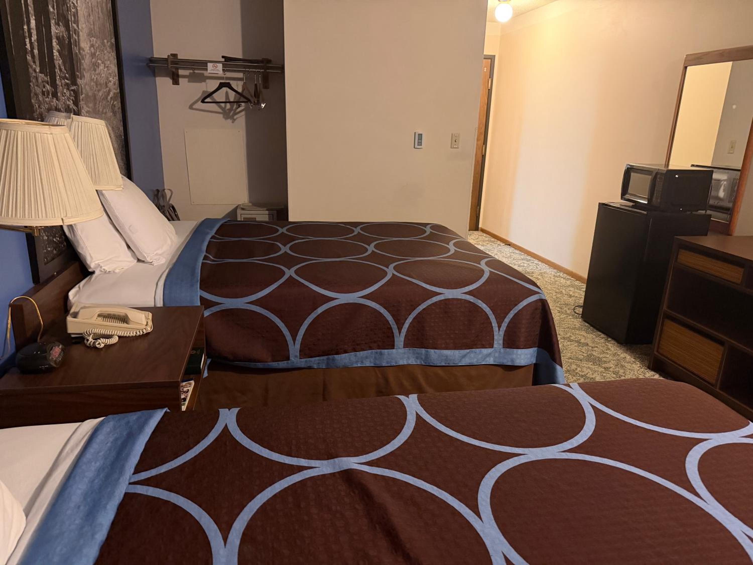 2 Queen Bed - Photo 4
