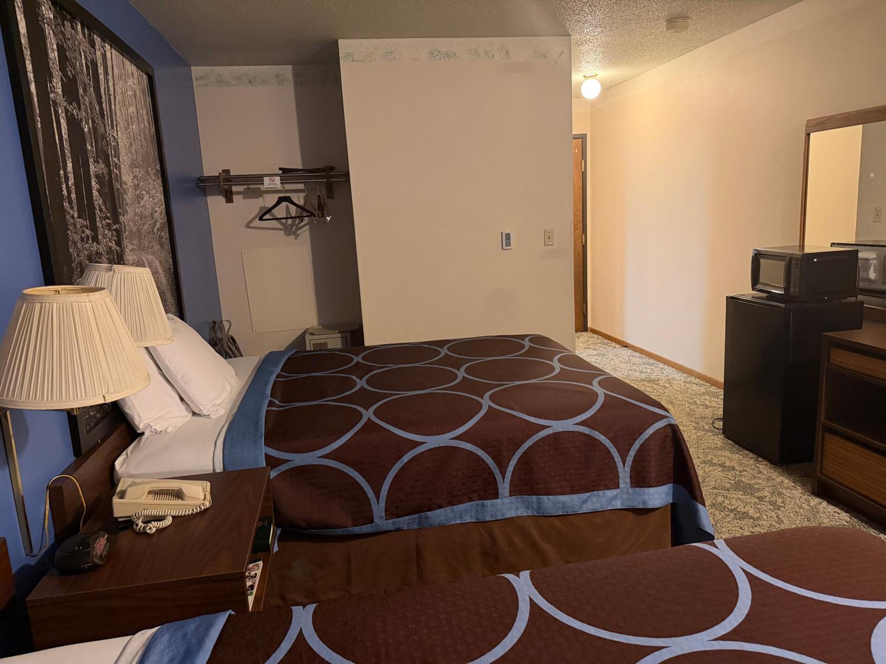 2 Queen Bed - Photo 9