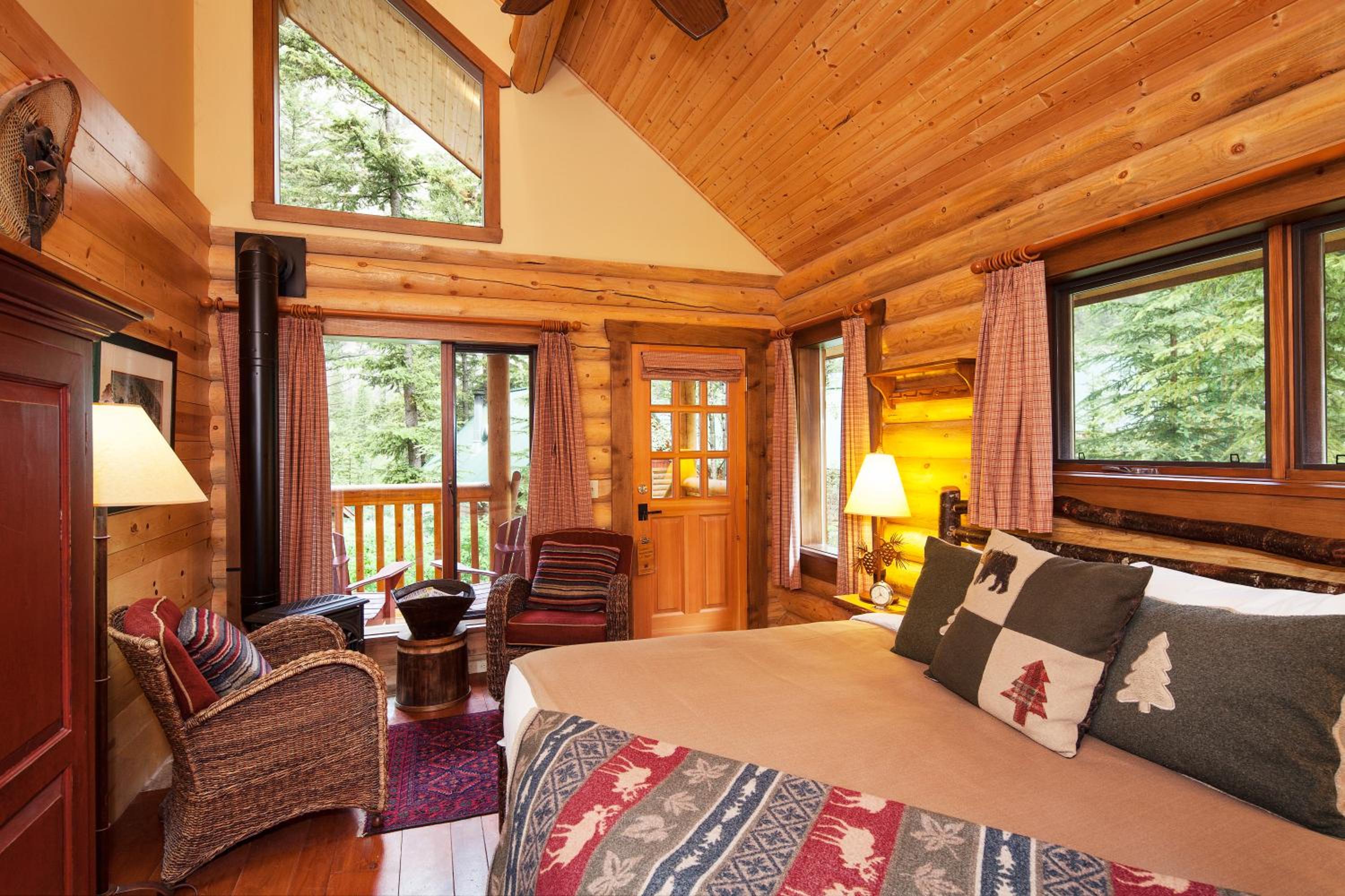 Deluxe King Cabin photo 1