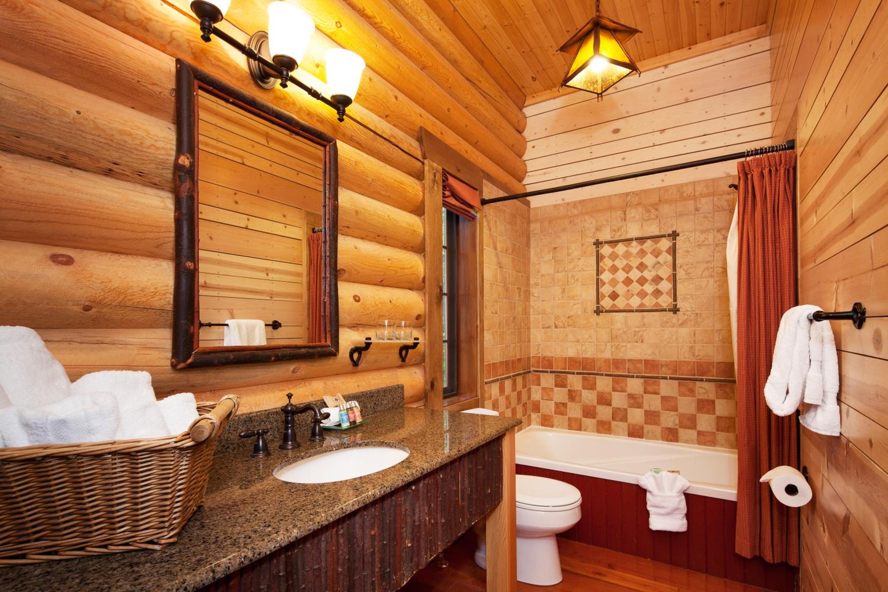Deluxe King Cabin photo 3