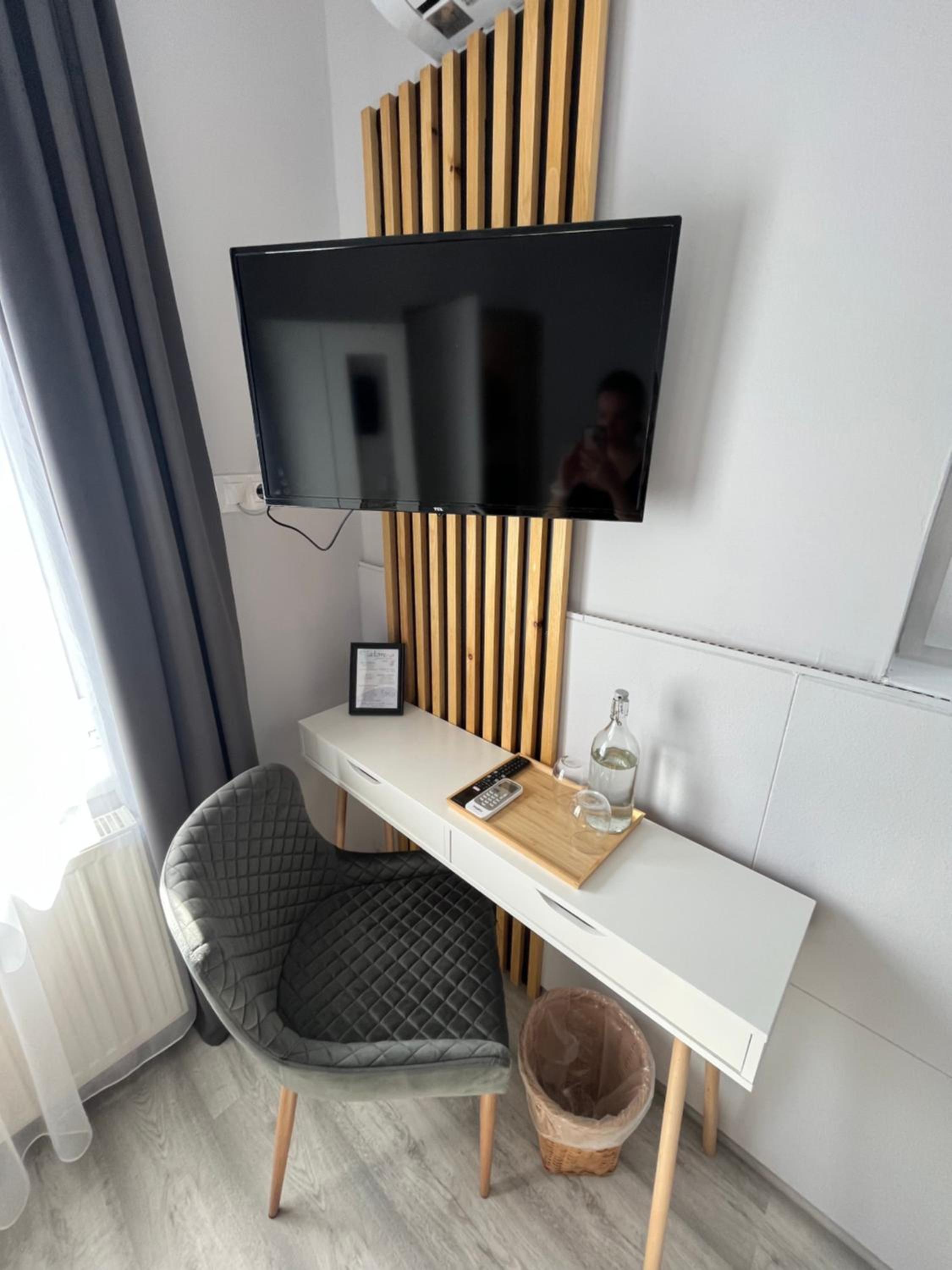 Double Room with Shared Bathroom photo 1