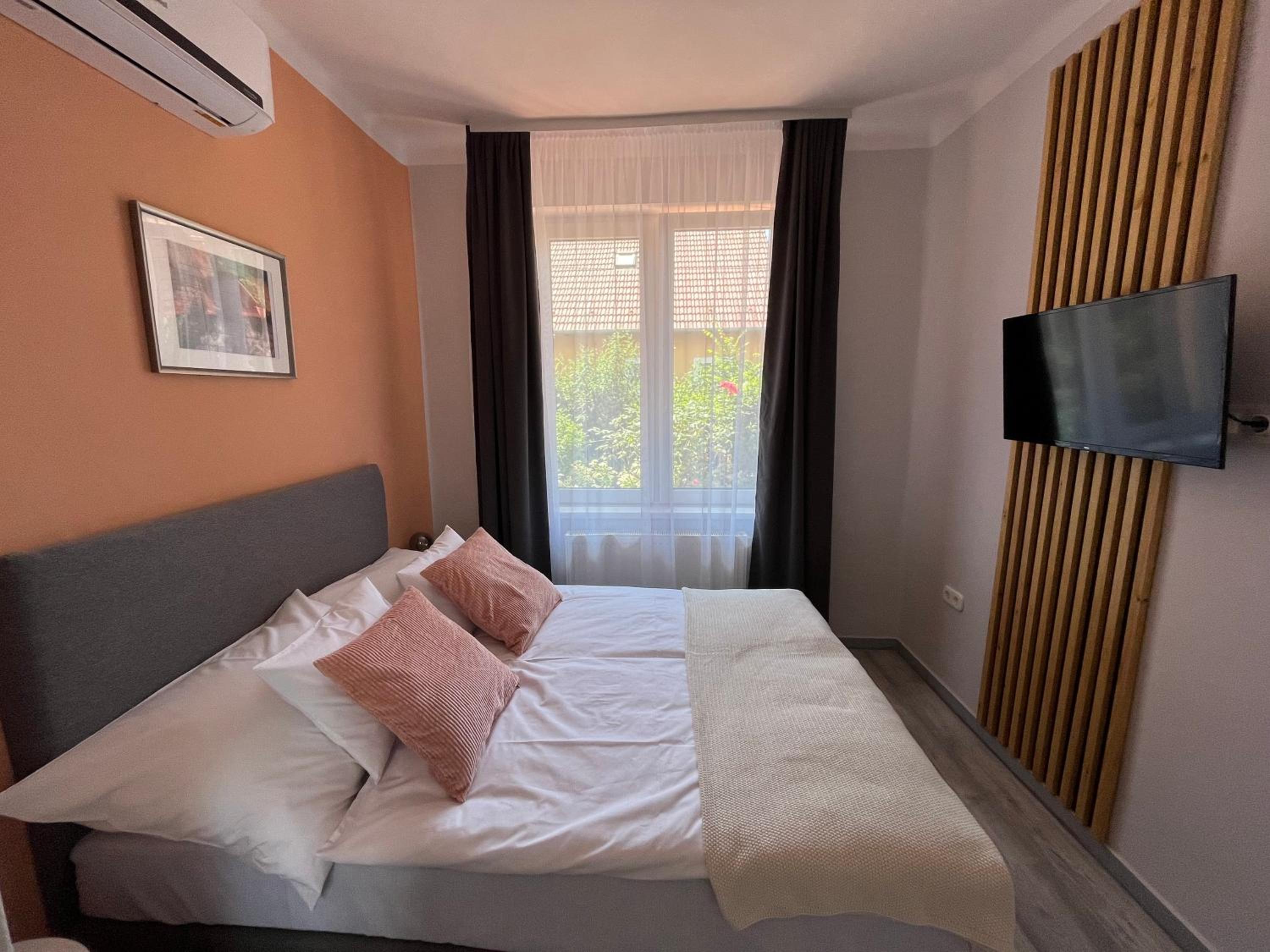 Queen Room with Garden View photo 2