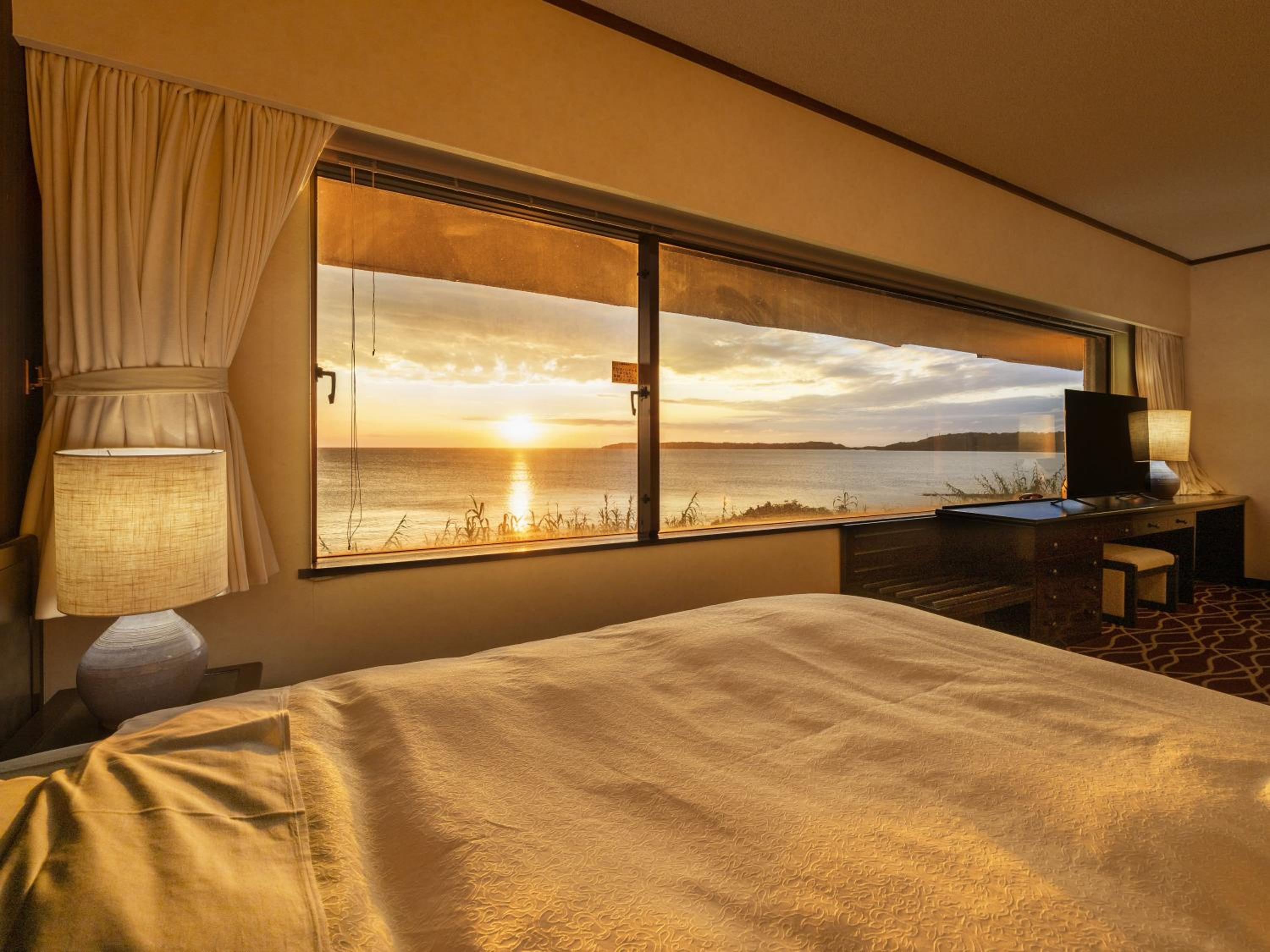 Deluxe Family Room with Ocean View