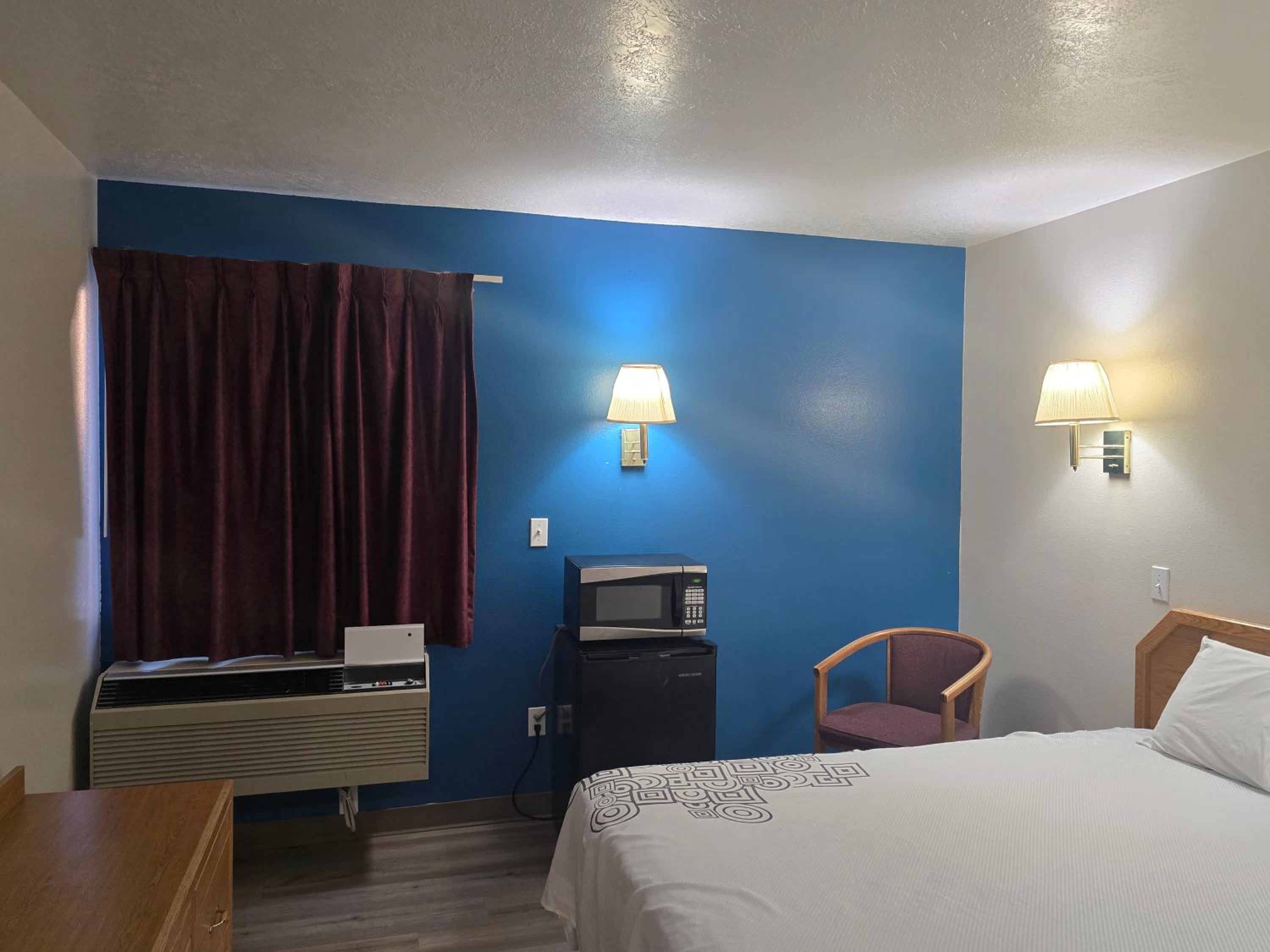 Queen Room - Disability Access photo 3