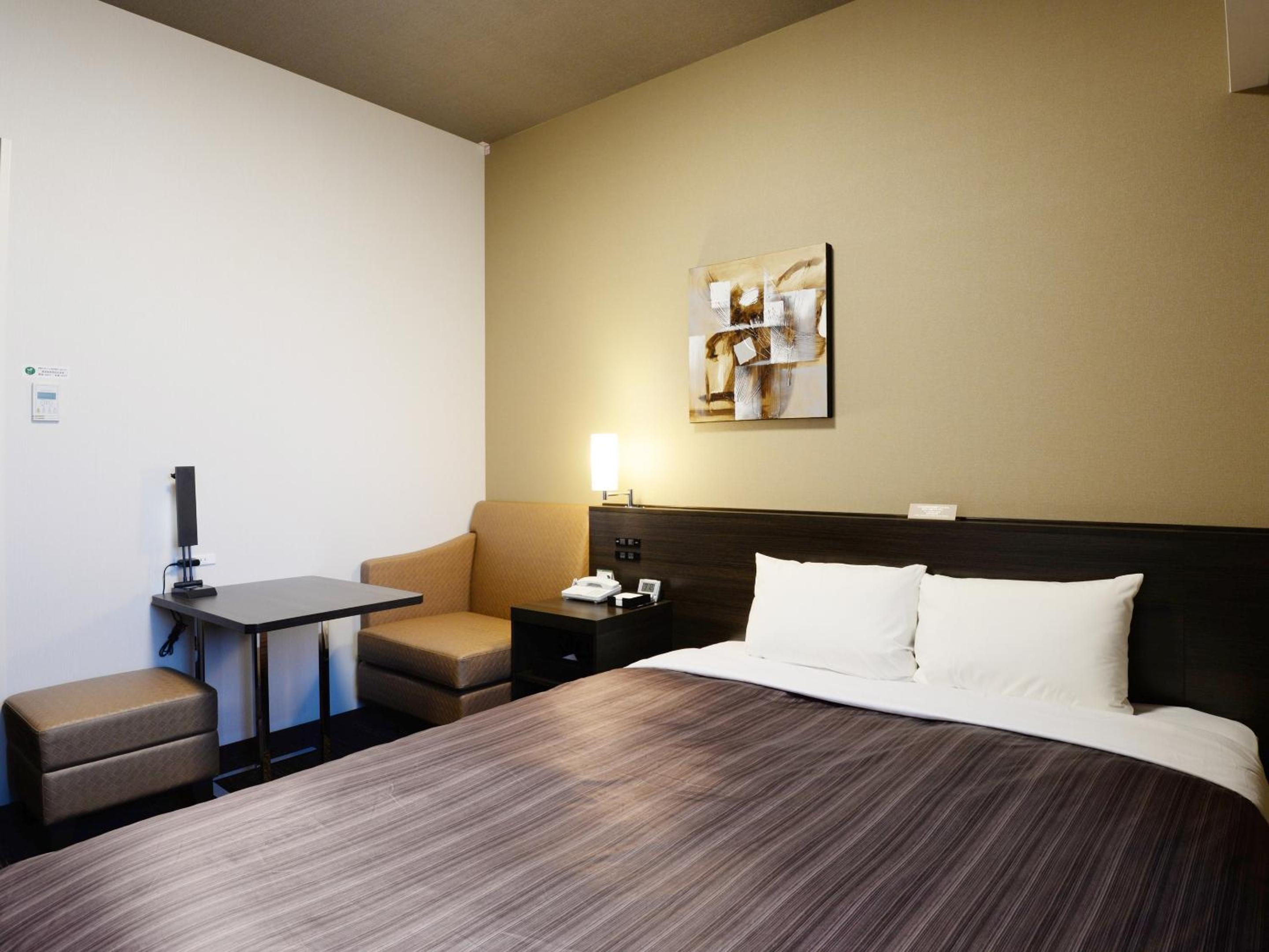 Double Room with Small Double Bed - Cleaning Every 3 Days