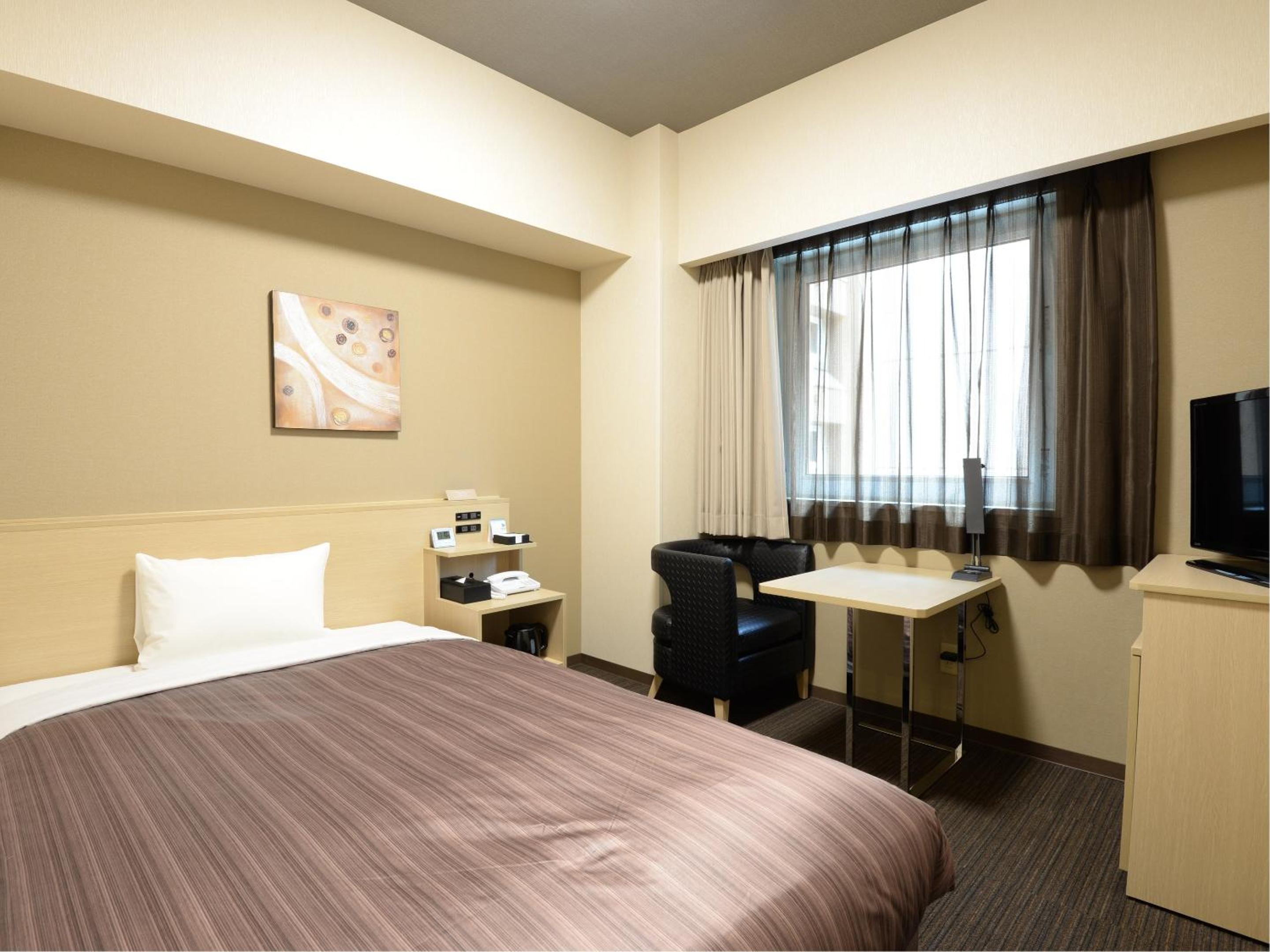 Single Room - Non-Smoking - Cleaning Every 3 Days