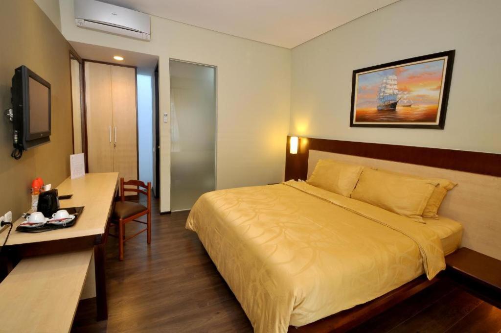 Deluxe King Room - High Floor photo 2