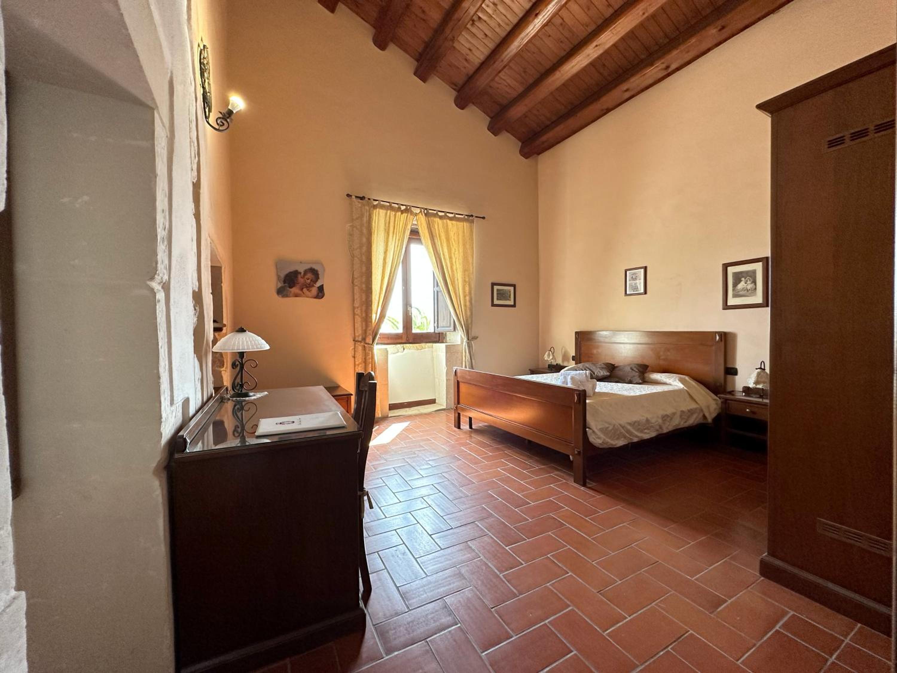 Double Room with Pool View - Photo 1