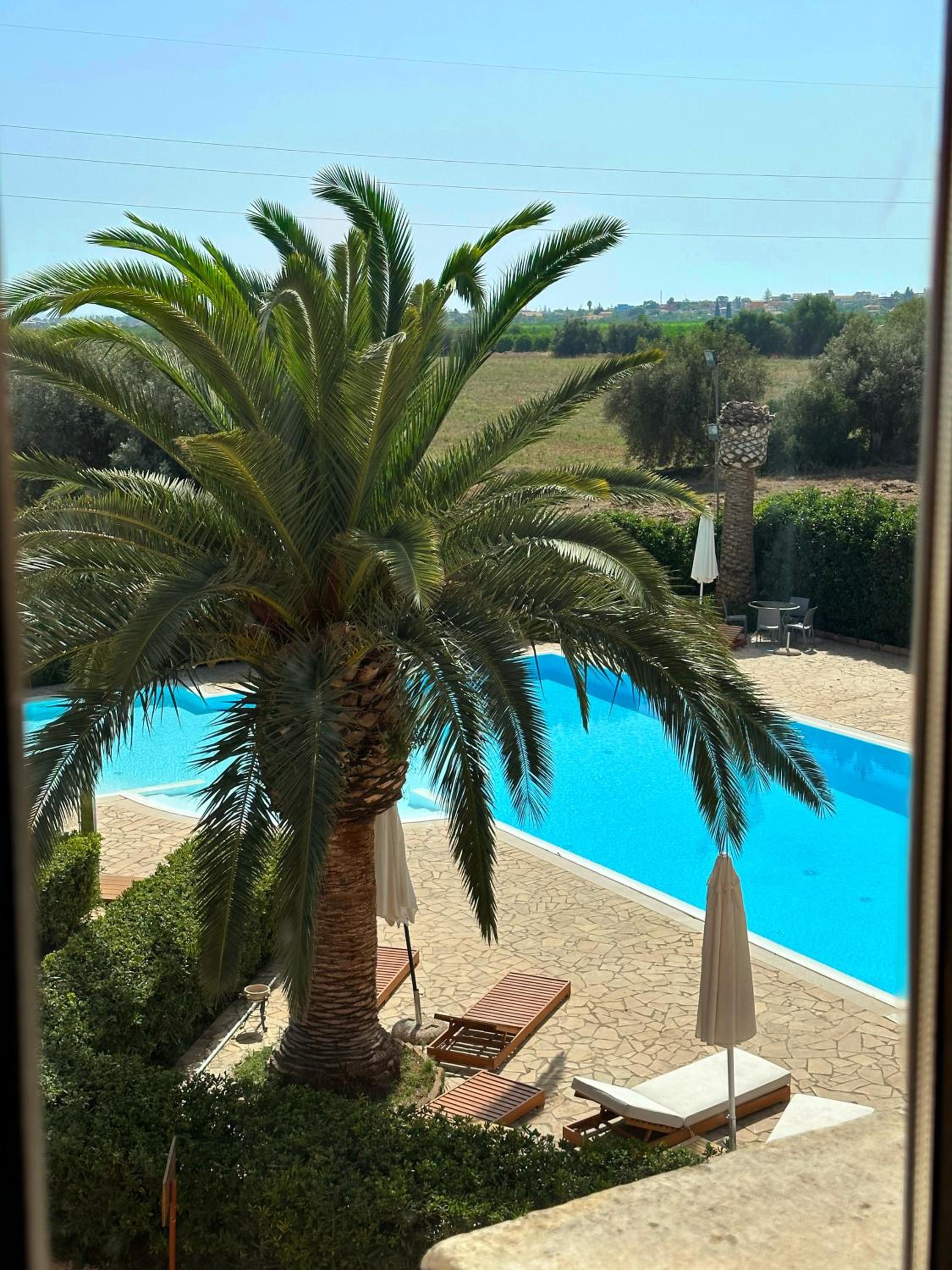 Double Room with Pool View - Photo 3