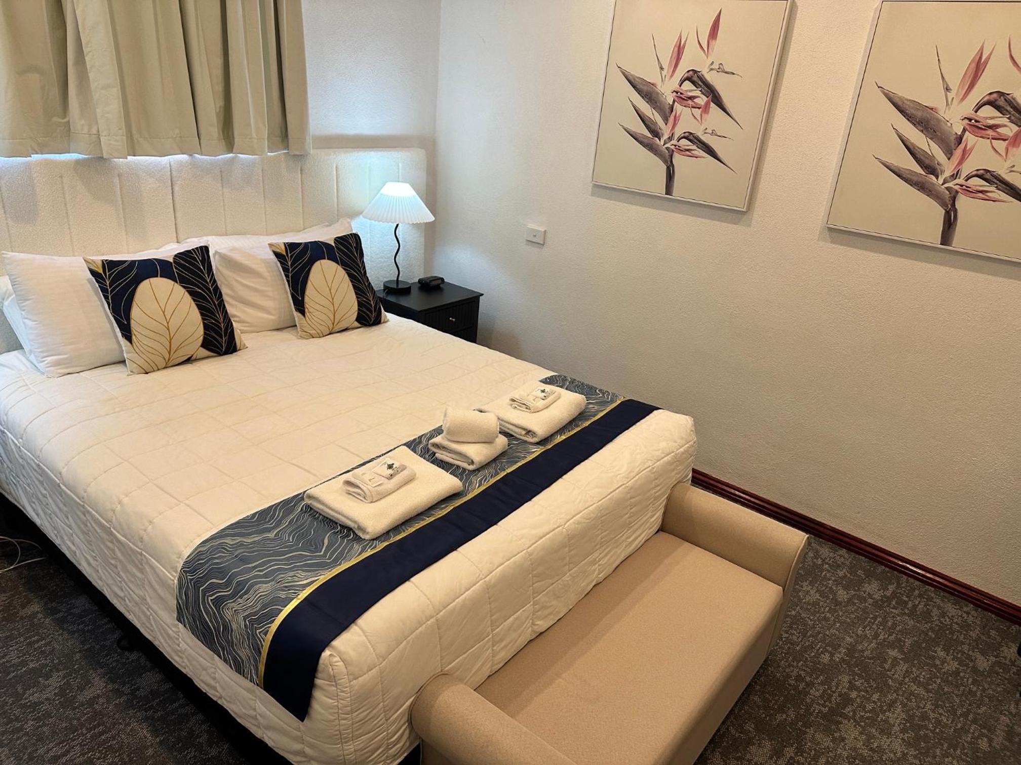 Queen Suite photo 2