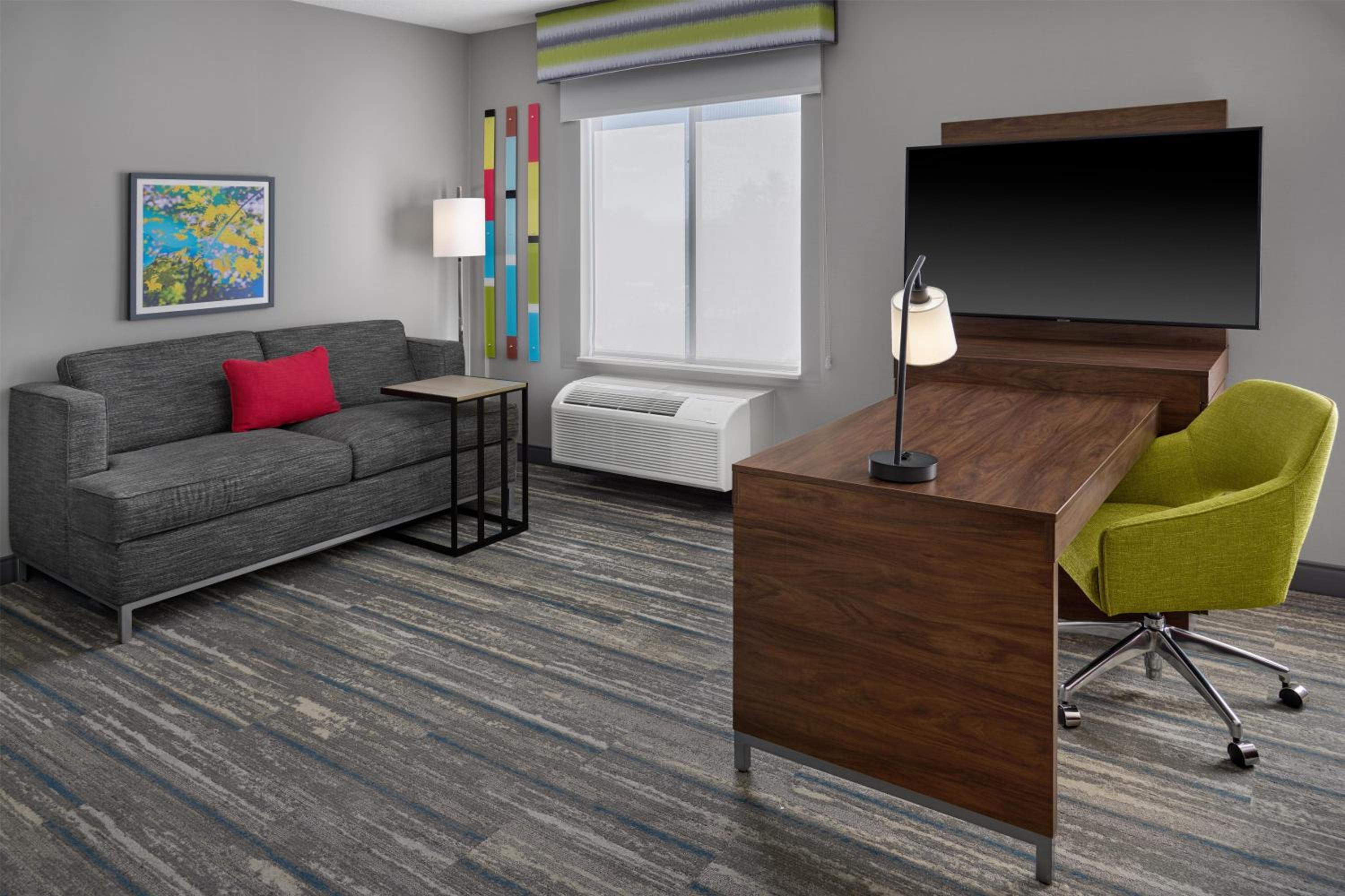 King Studio Suite with Sofa Bed - Hearing Access/Non-Smoking - Photo 2