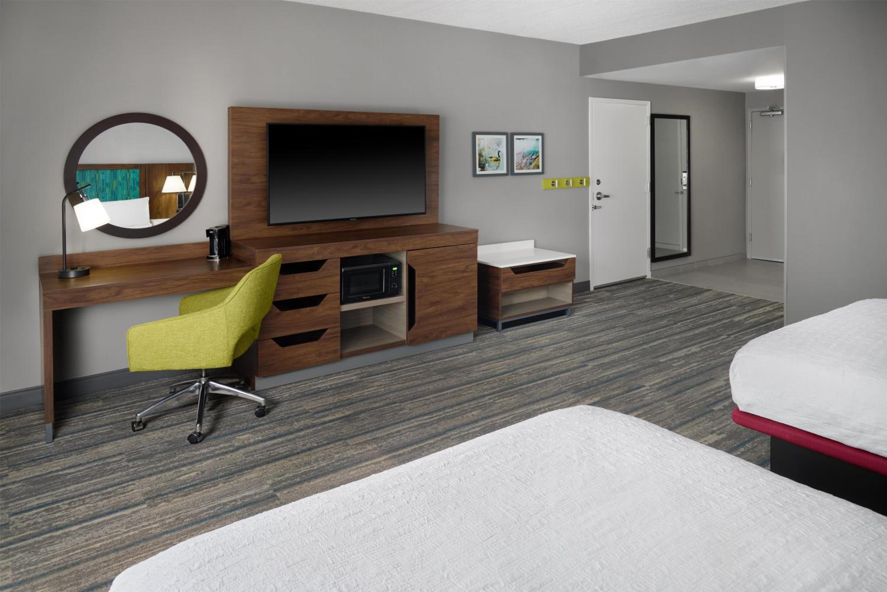 Queen Room with Two Queen Beds - Mobility and Hearing Access/Non-Smoking - Photo 3