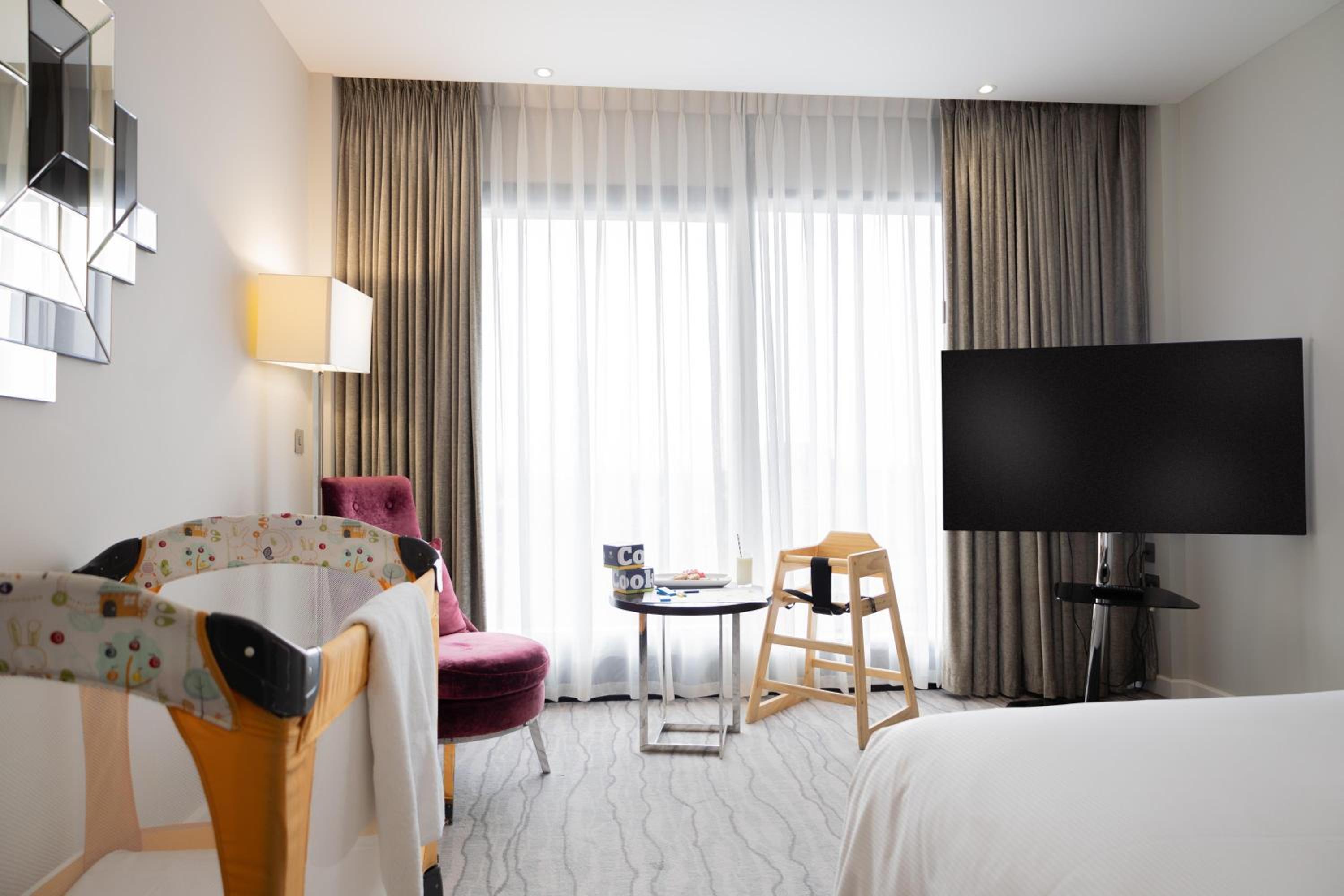 Deluxe Family Connecting Room