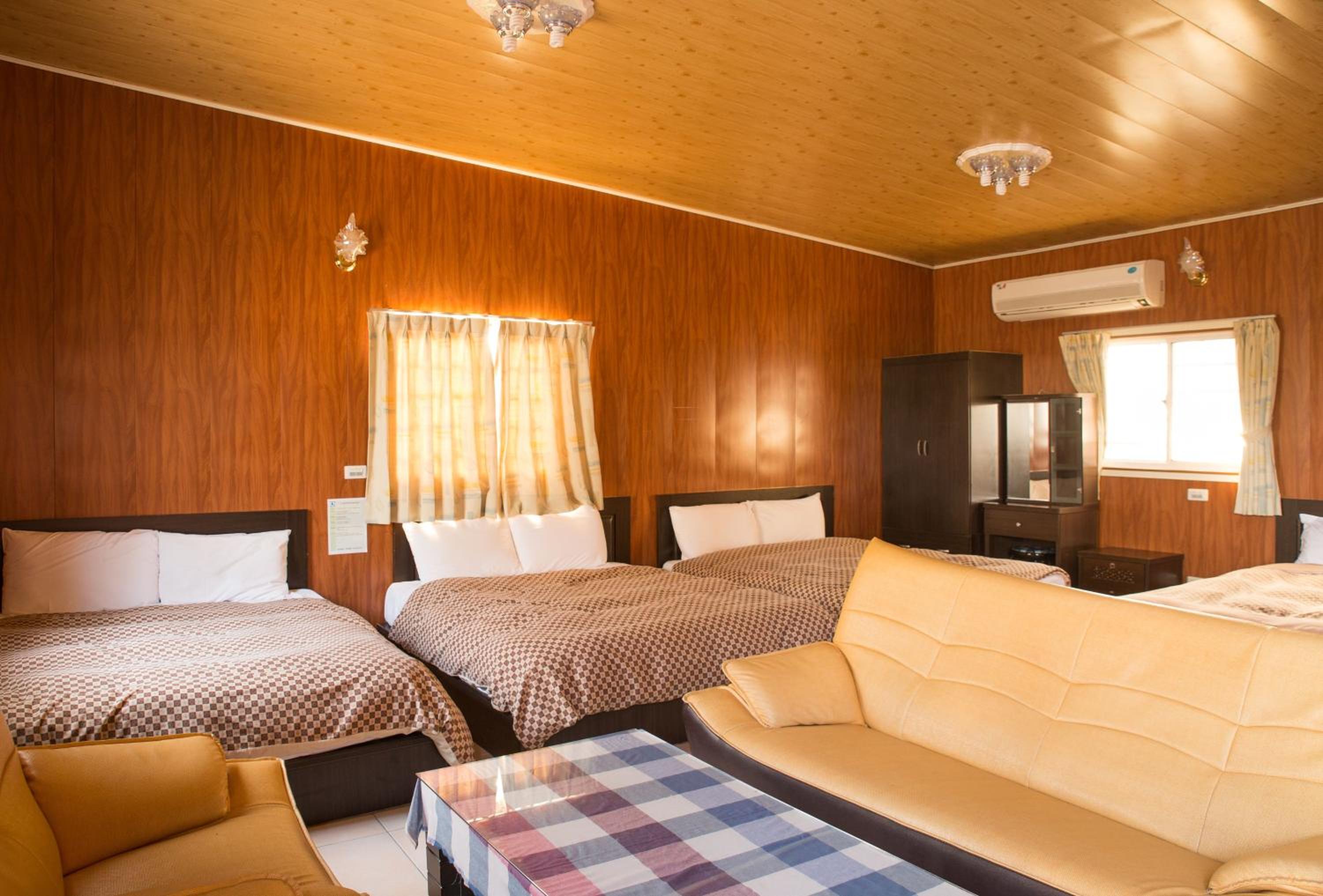 Holiday Home (8 Adults) photo 1