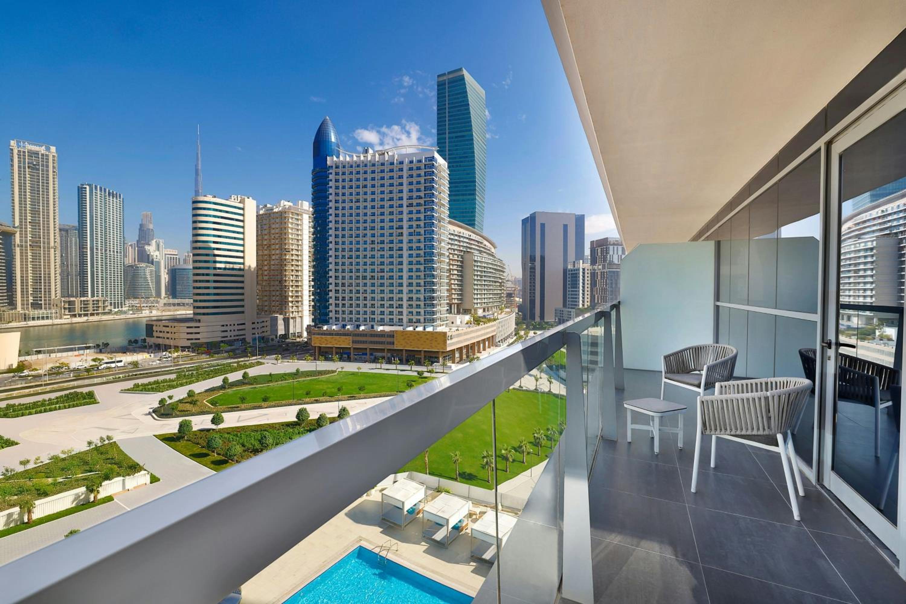 Premier King Room with Pool View and Soluna Access — photo 4
