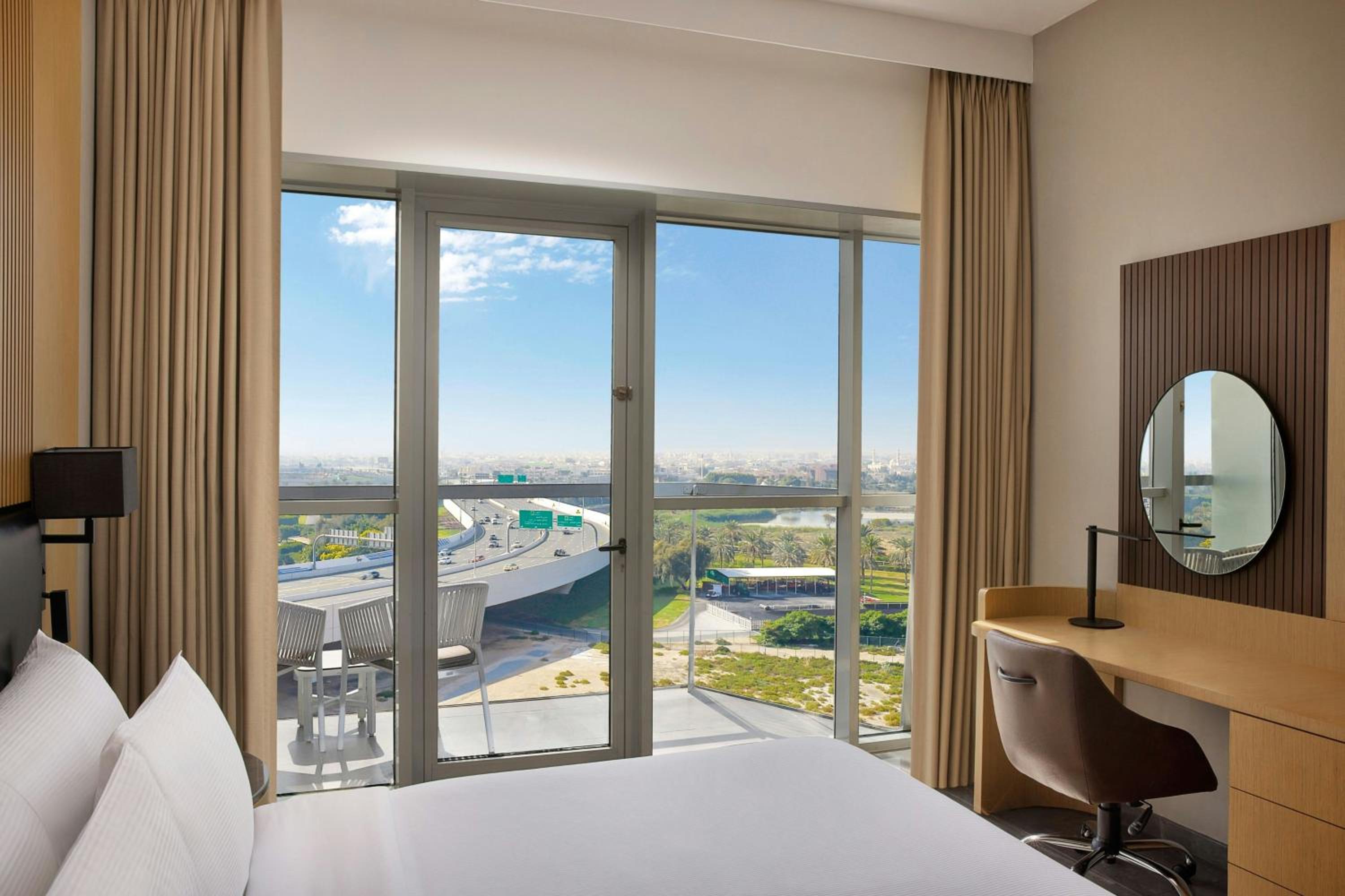 36 Hours Staycation Package – Deluxe Room including Complimentary access to Soluna Beach Club, 36% off F&B & Laundry, Early check-in at 6 AM & Late check-out at 6 PM — photo 4