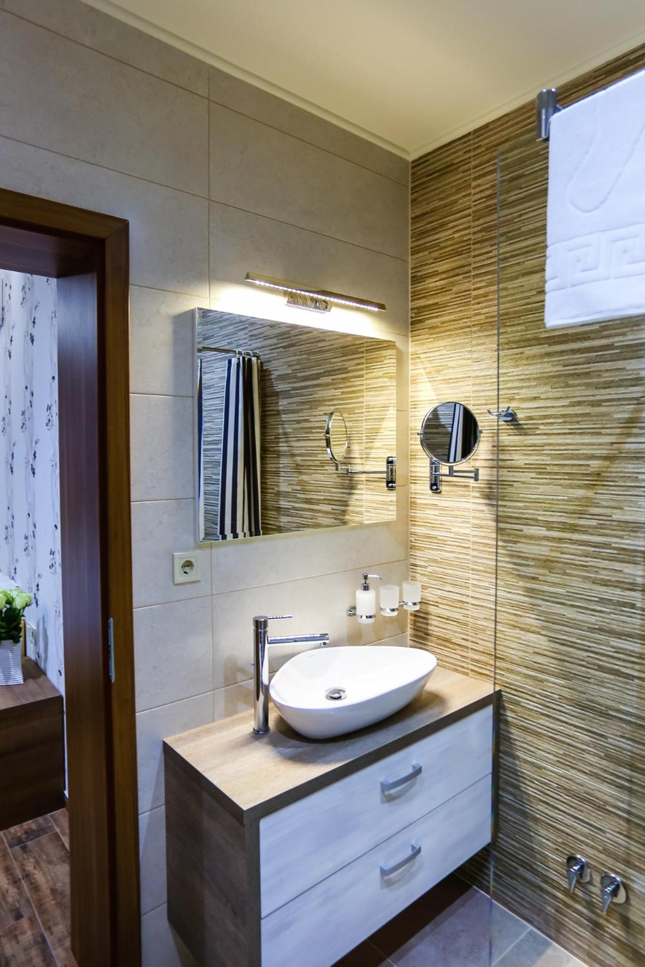 Superior Apartment with Double Bed or Twin Beds - Photo 9