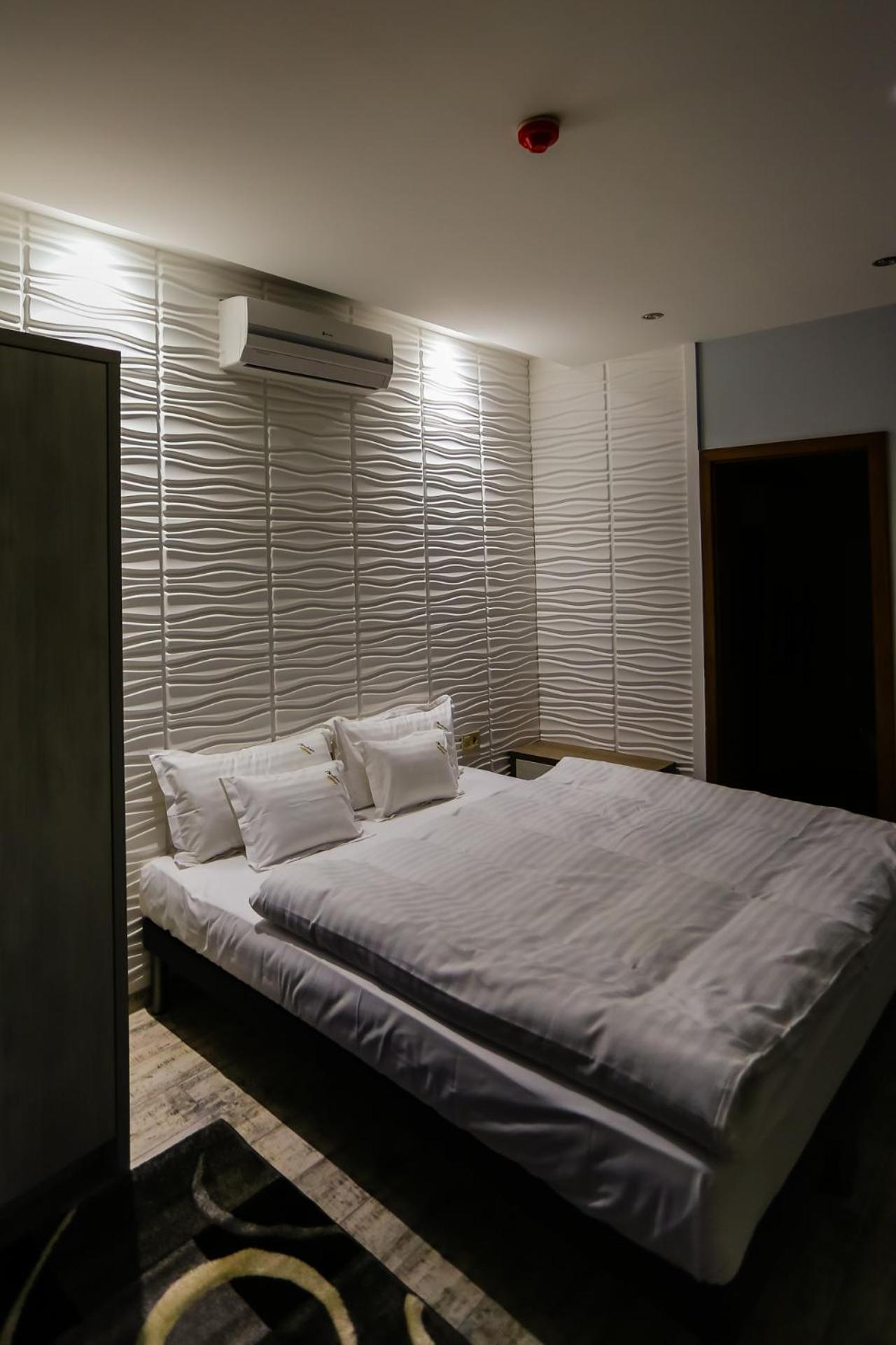 Deluxe Double Room - Photo 1
