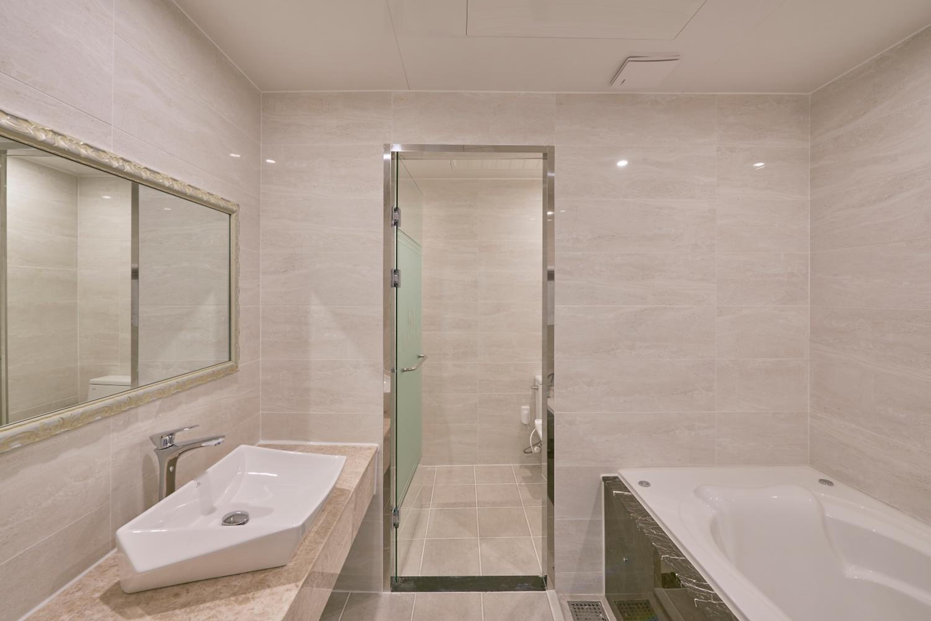 Double Room with Spa Bath, photo 7