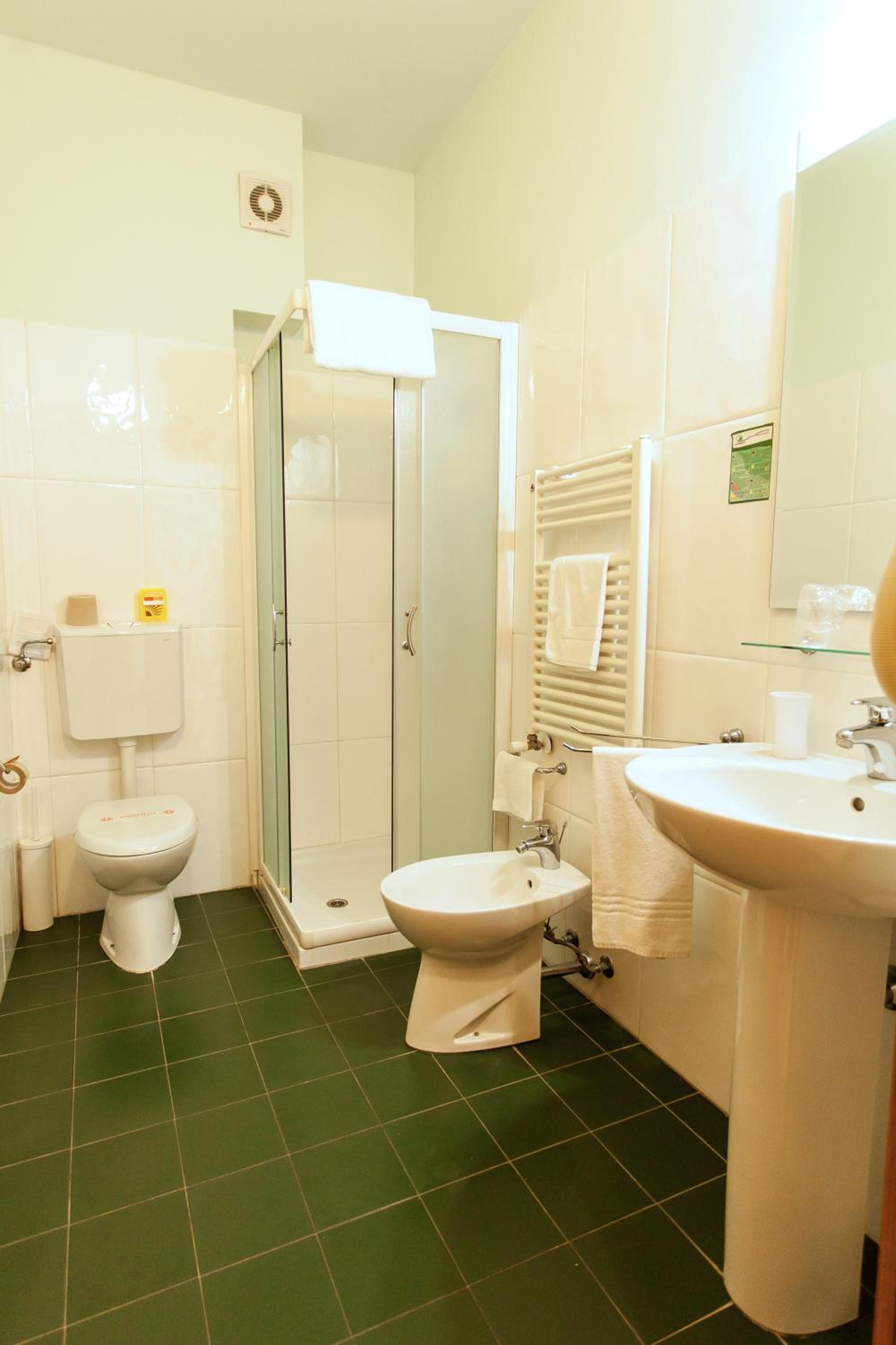Double or Twin Room - Photo 22