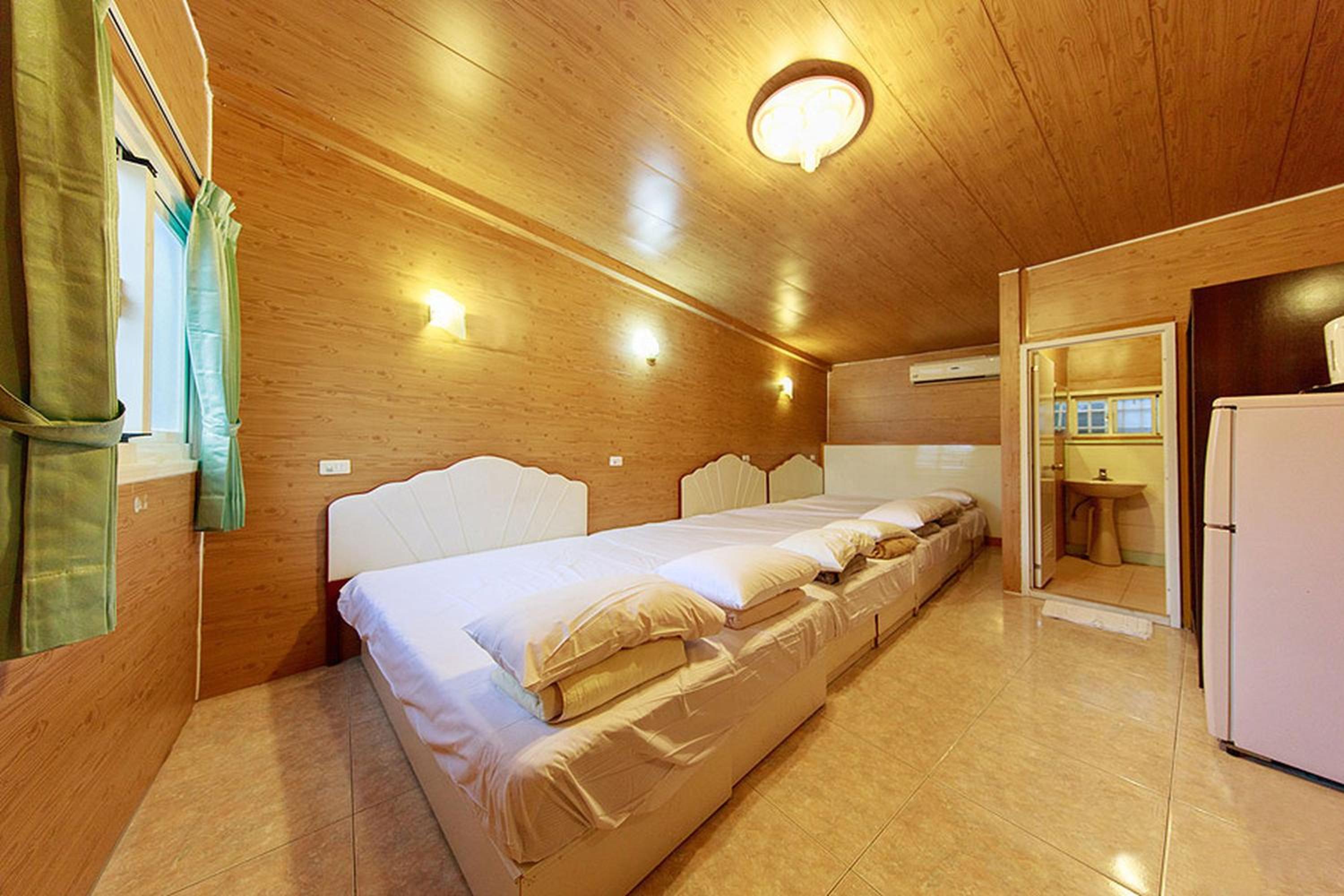 Holiday Home (8 Adults) photo 1