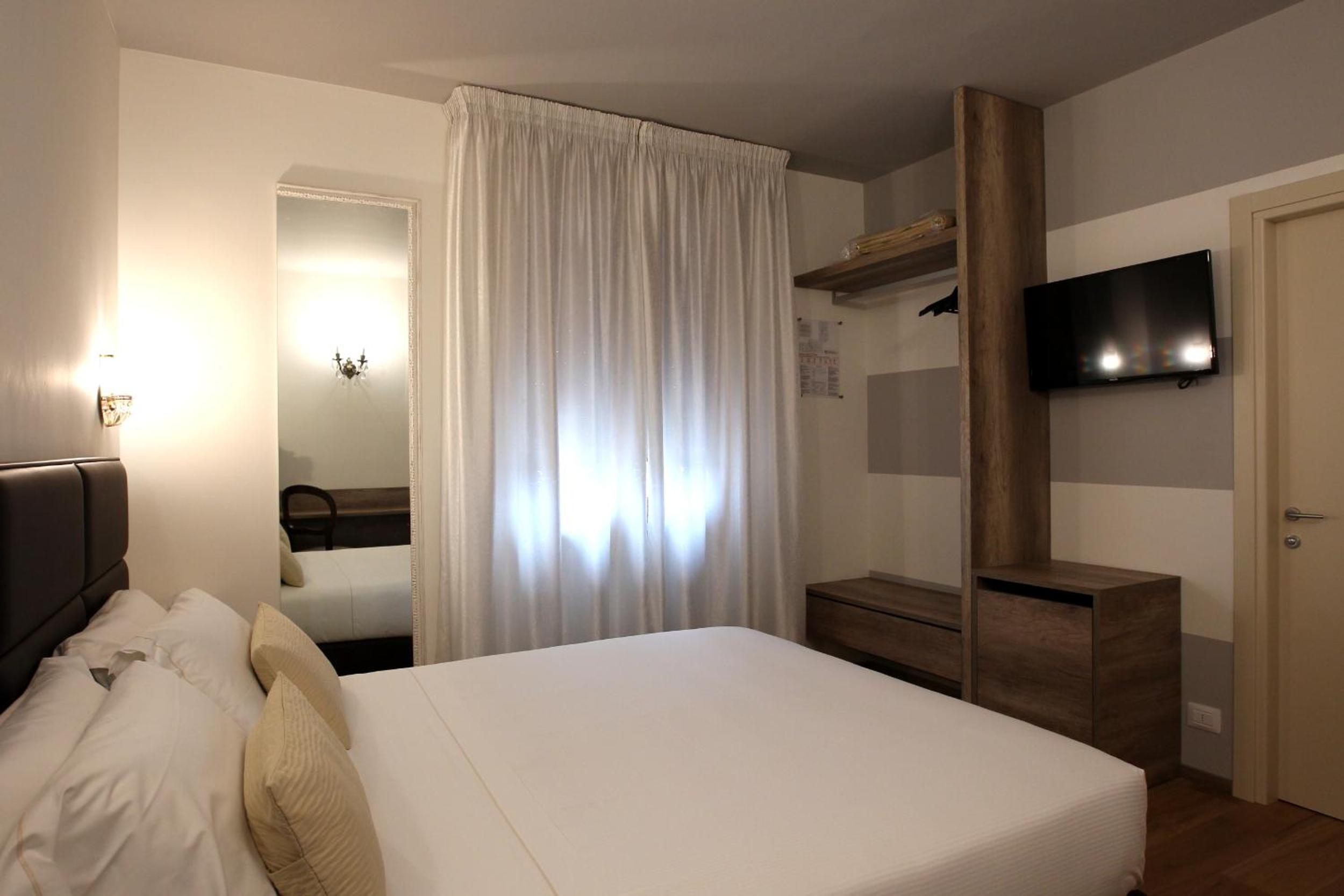 Superior Double or Twin Room - Photo 5