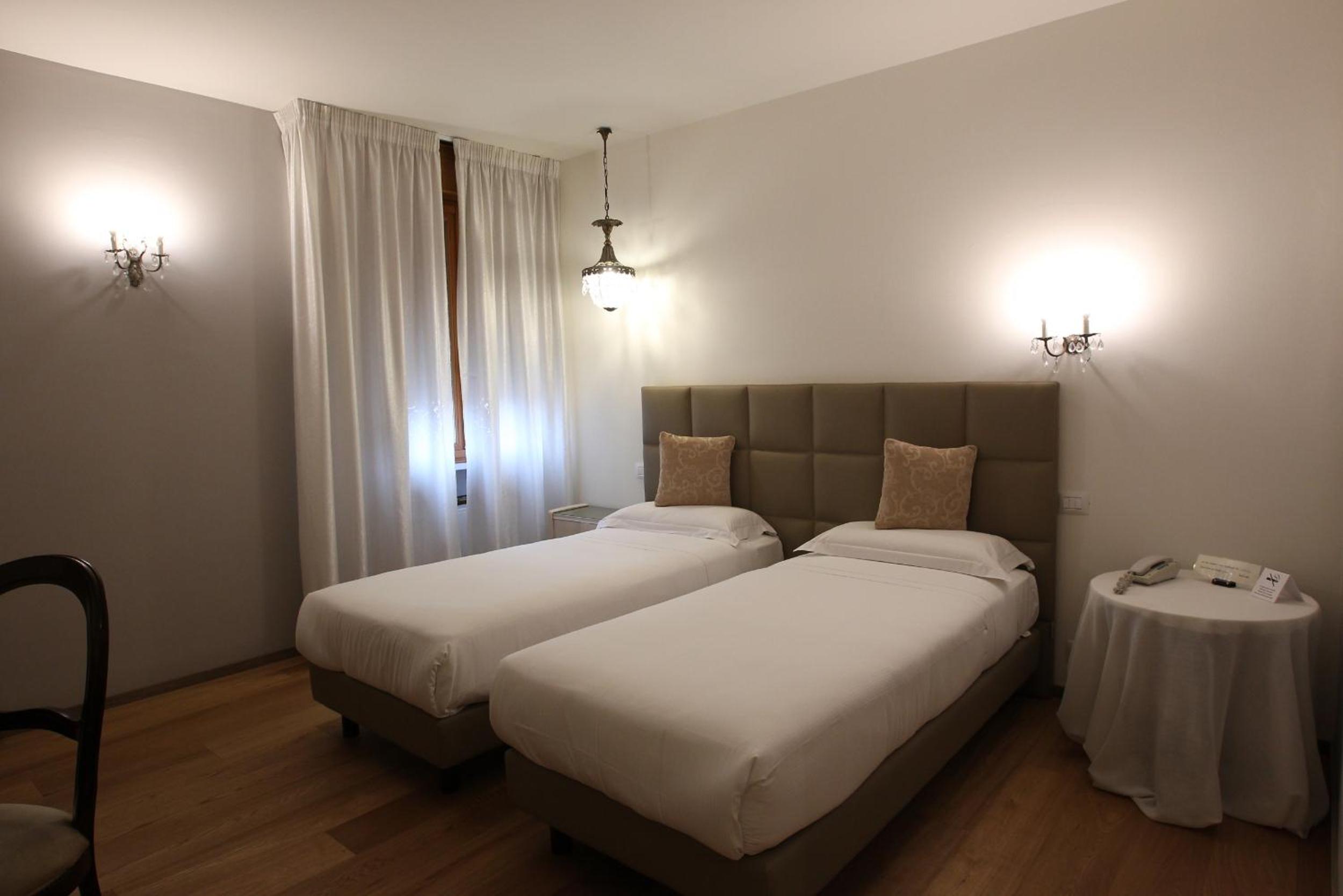Superior Double or Twin Room - Photo 7
